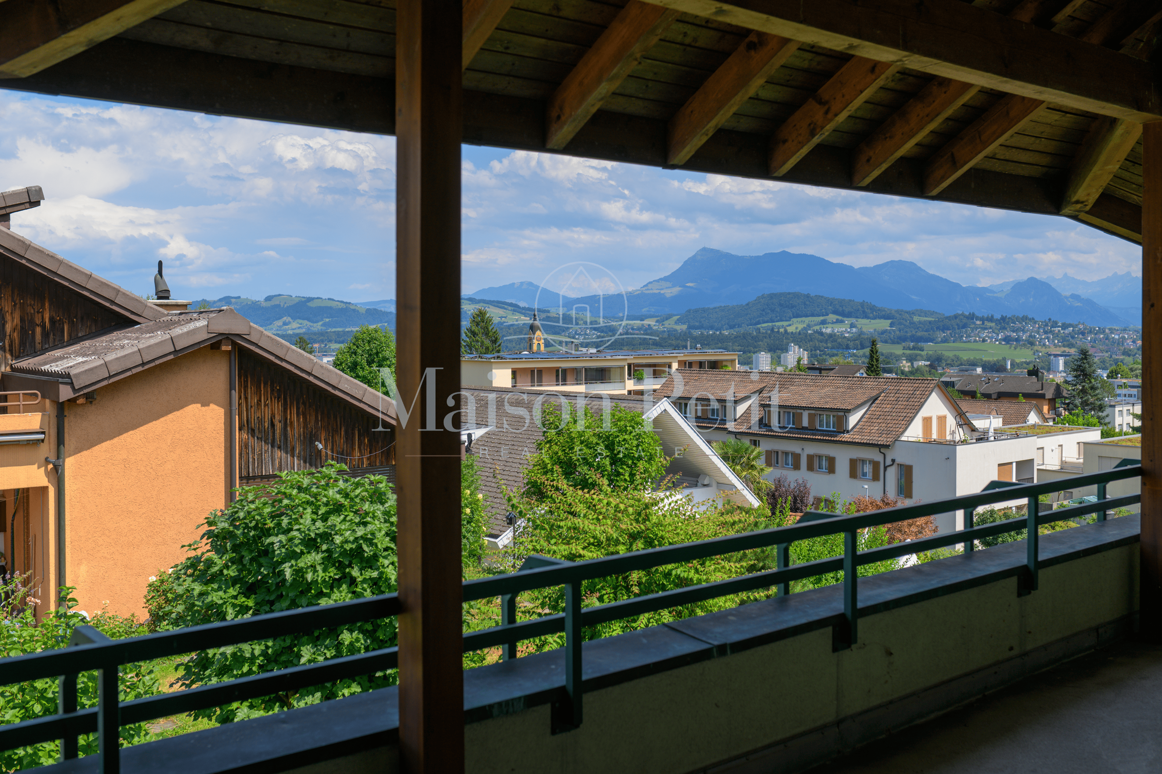 Freistehendes Einfamilienhaus mit Weitblick vom Pilatus bis zur Rigi - 24