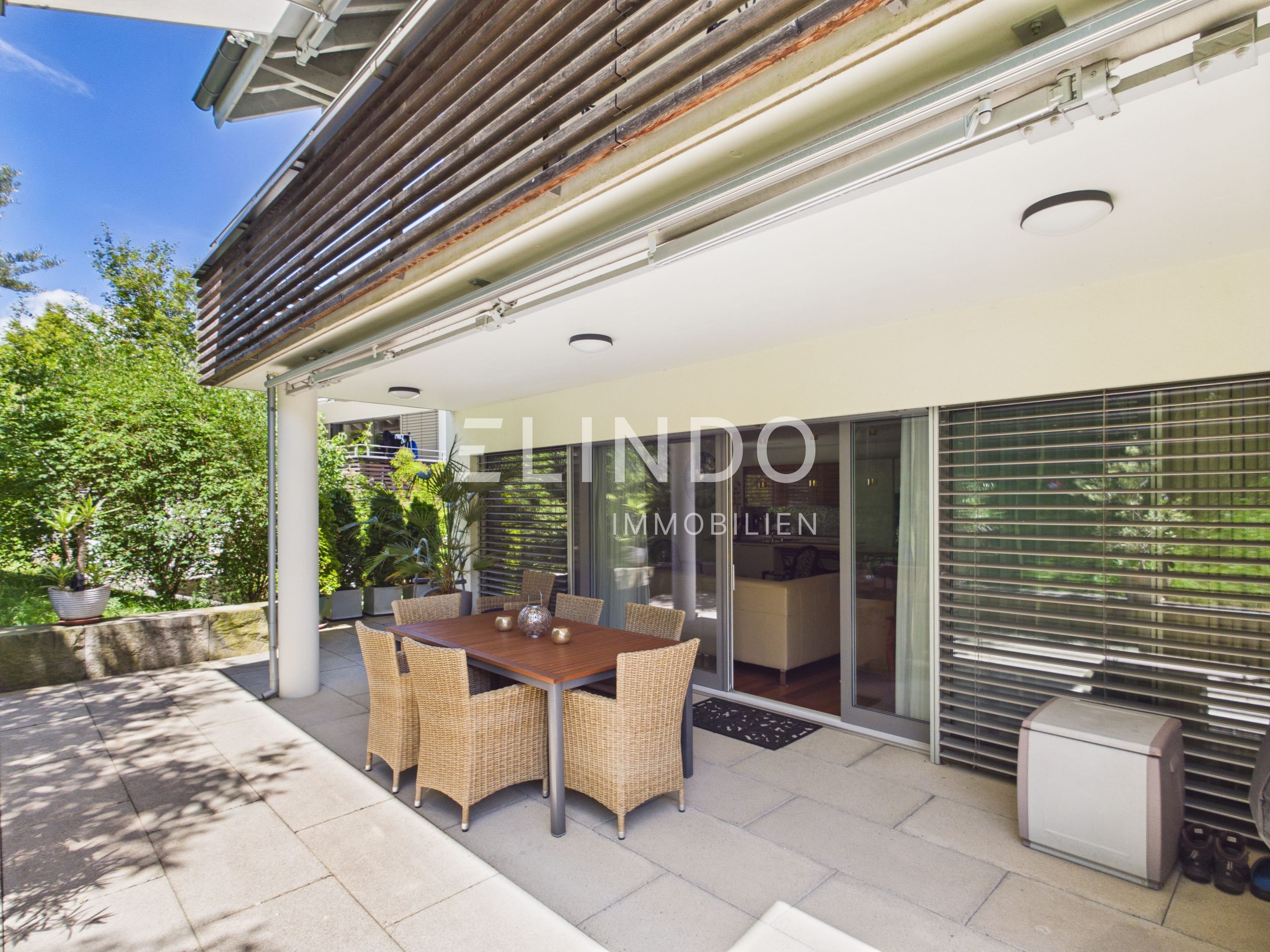 Grosszügig auf zwei Etagen – Terrasse, Garten & begehbarer Kleiderschrank - 1