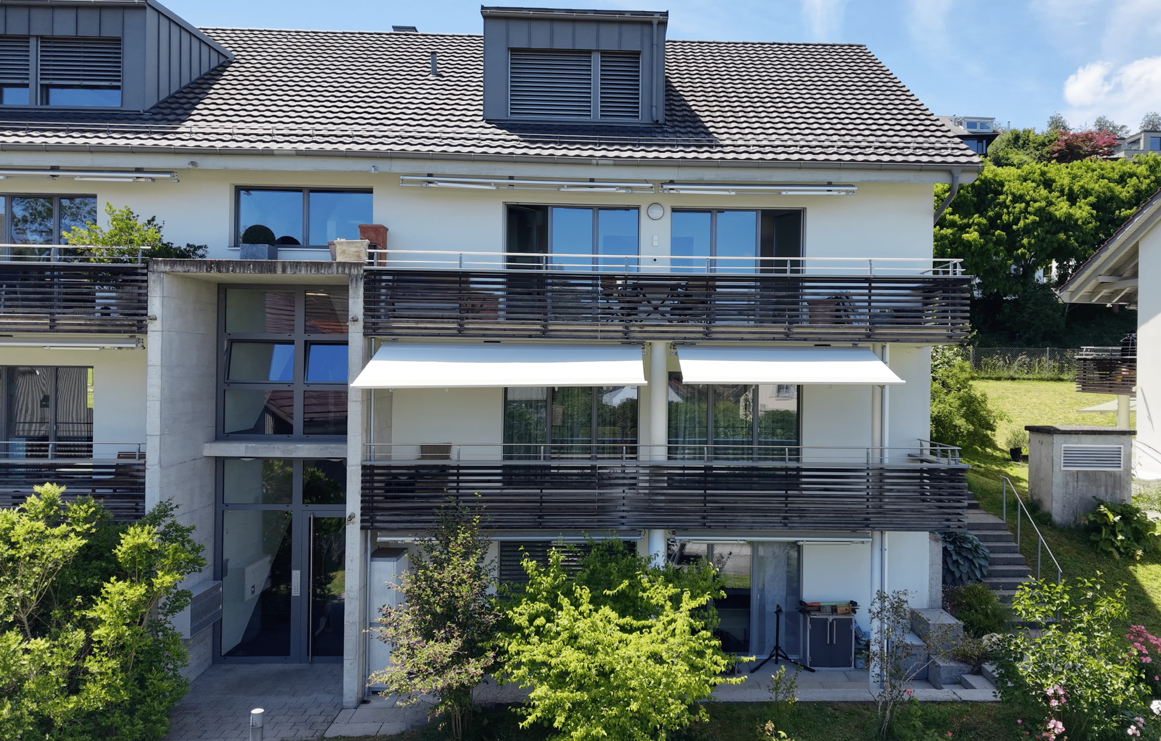 Grosszügig auf zwei Etagen – Terrasse, Garten & begehbarer Kleiderschrank - Bild 1
