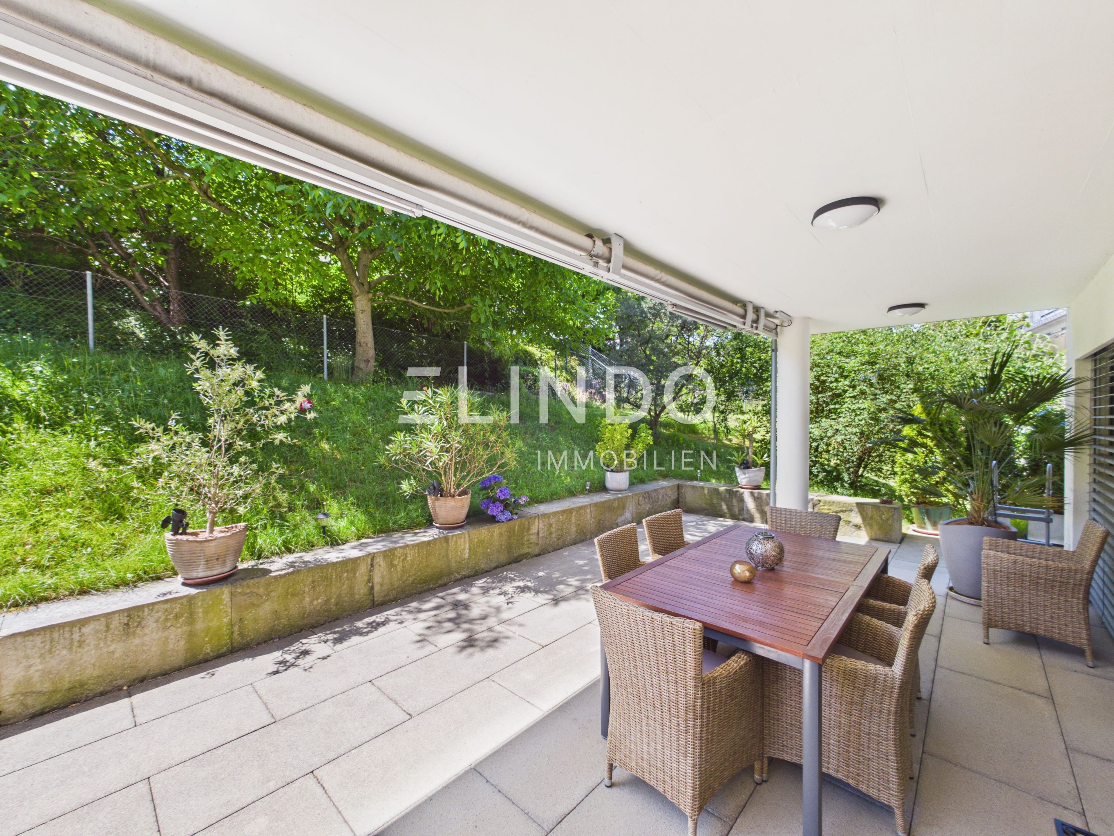 Grosszügig auf zwei Etagen – Terrasse, Garten & begehbarer Kleiderschrank - 1