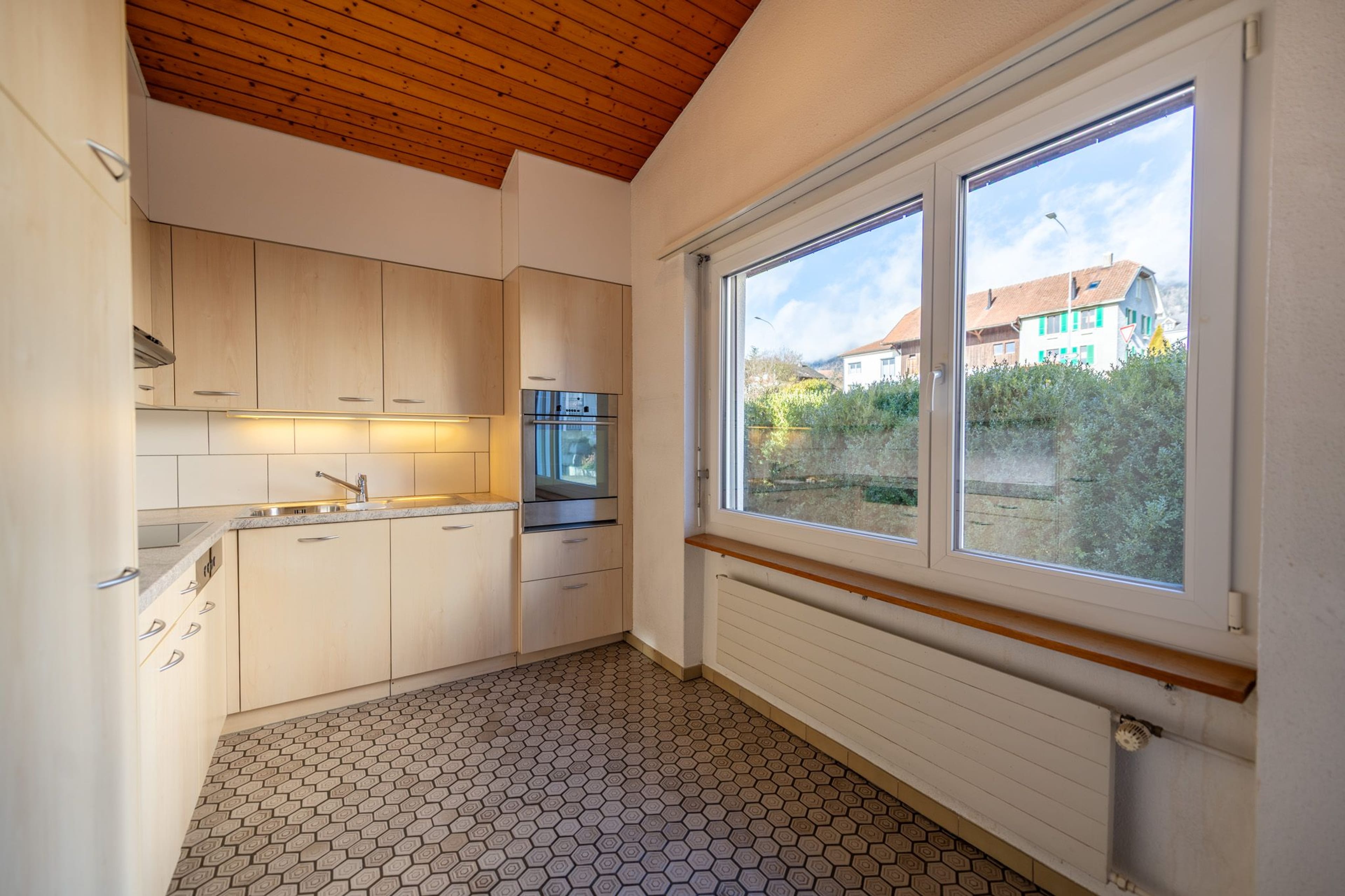 Raum für Ideen: Grosszügiges Einfamilienhaus auf zwei Etagen - Bild 4