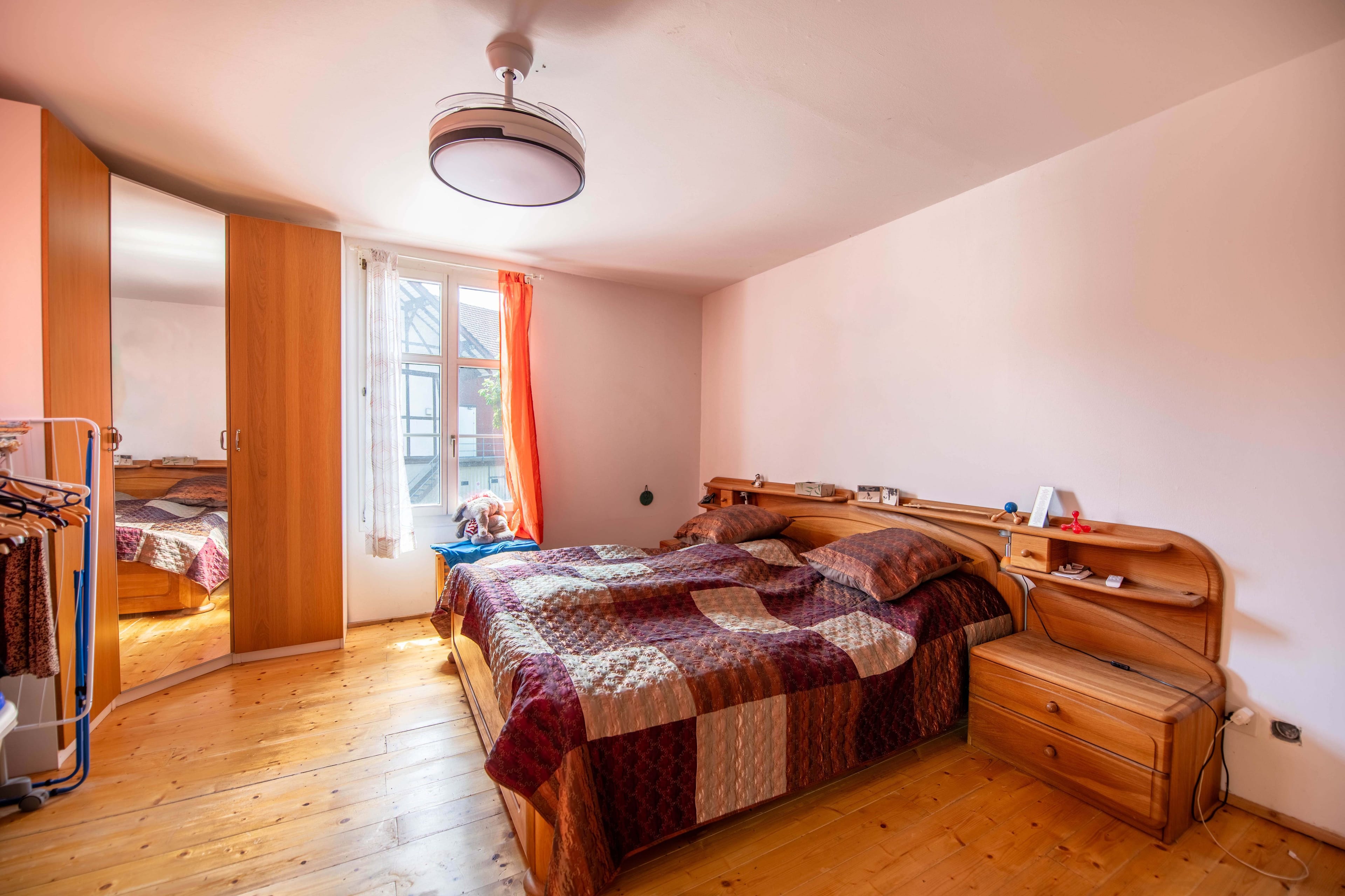 Zentrale Lage - vermieten, Gewerbe, bewohnen - Bild 7