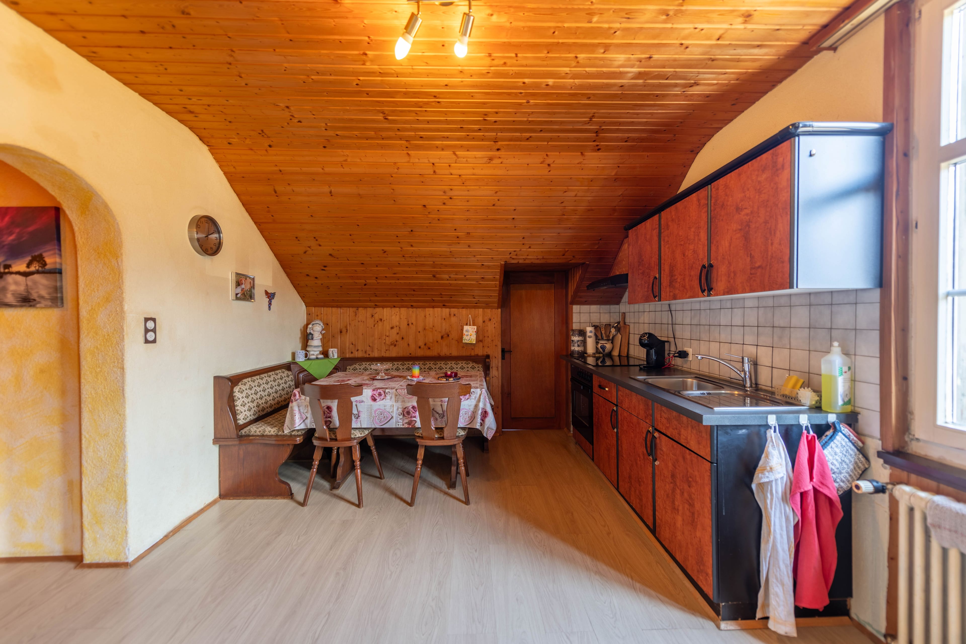 Zentrale Lage - vermieten, Gewerbe, bewohnen - Bild 10