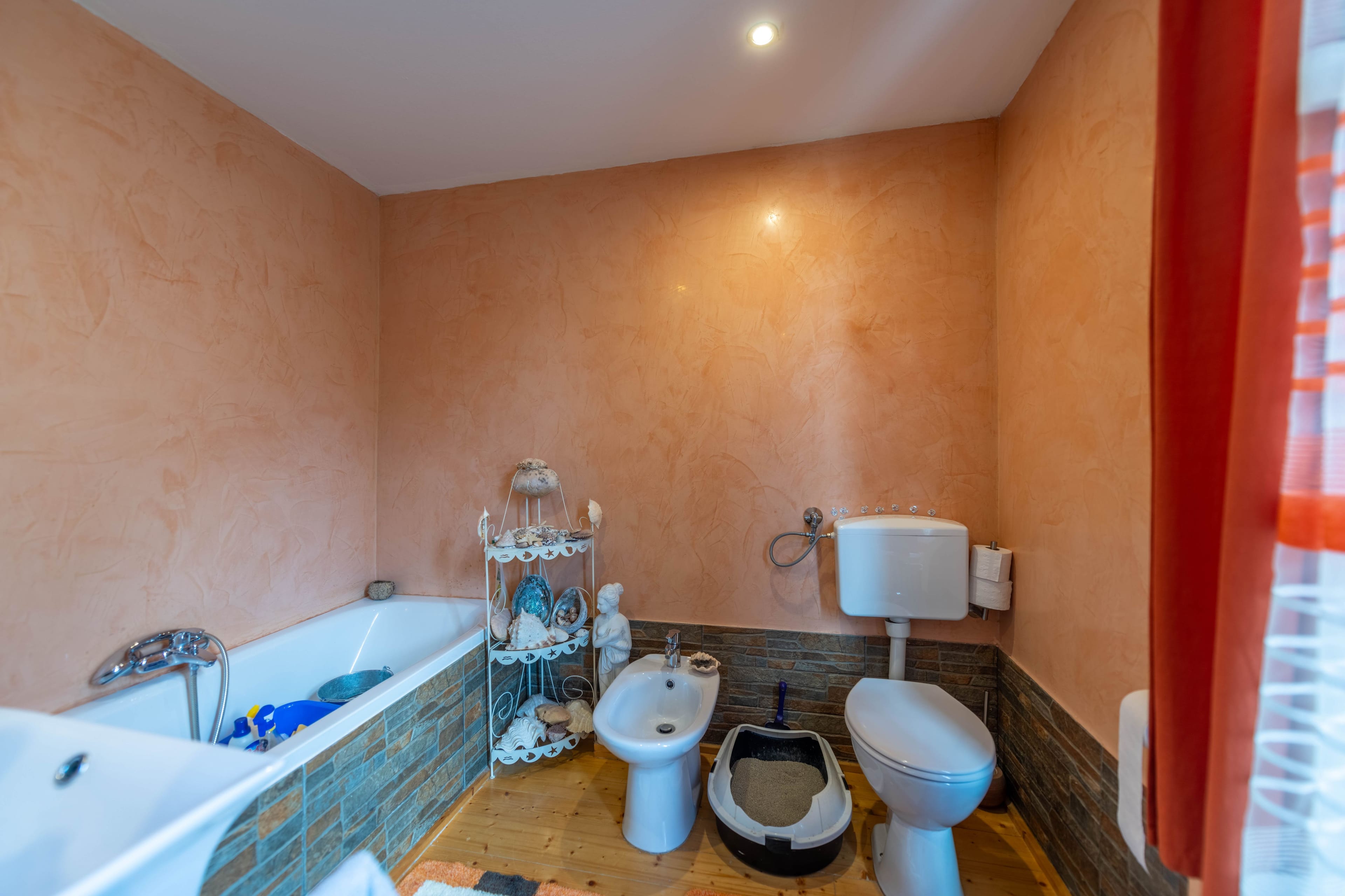 Zentrale Lage - vermieten, Gewerbe, bewohnen - Bild 8