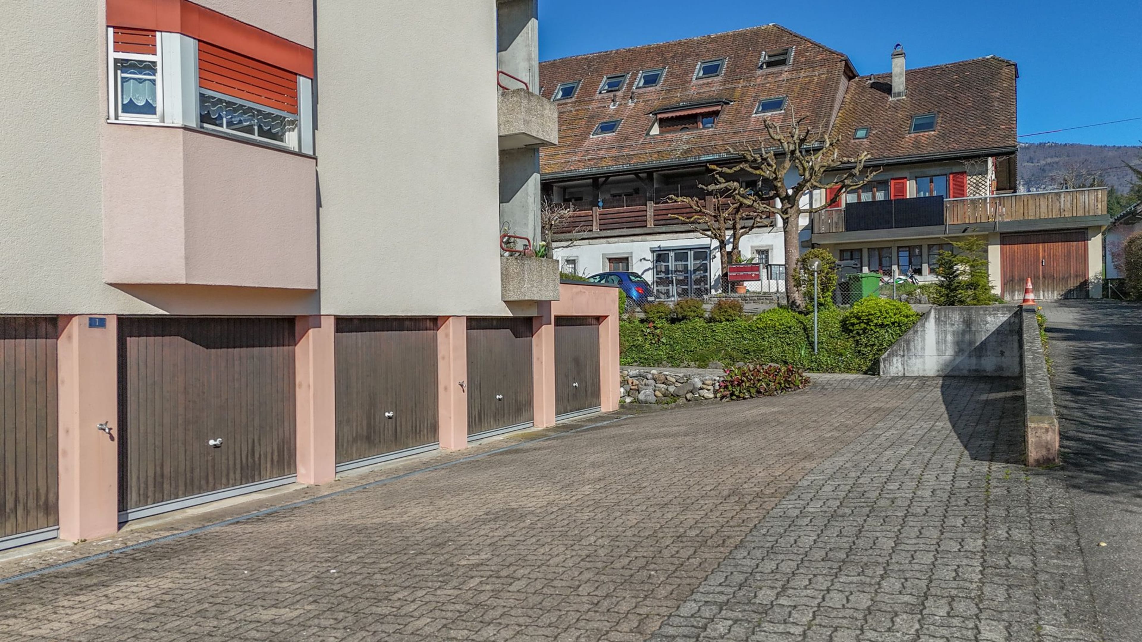 Attraktive Hochparterre-Wohnung mit Cheminée und viel Stauraum - 17