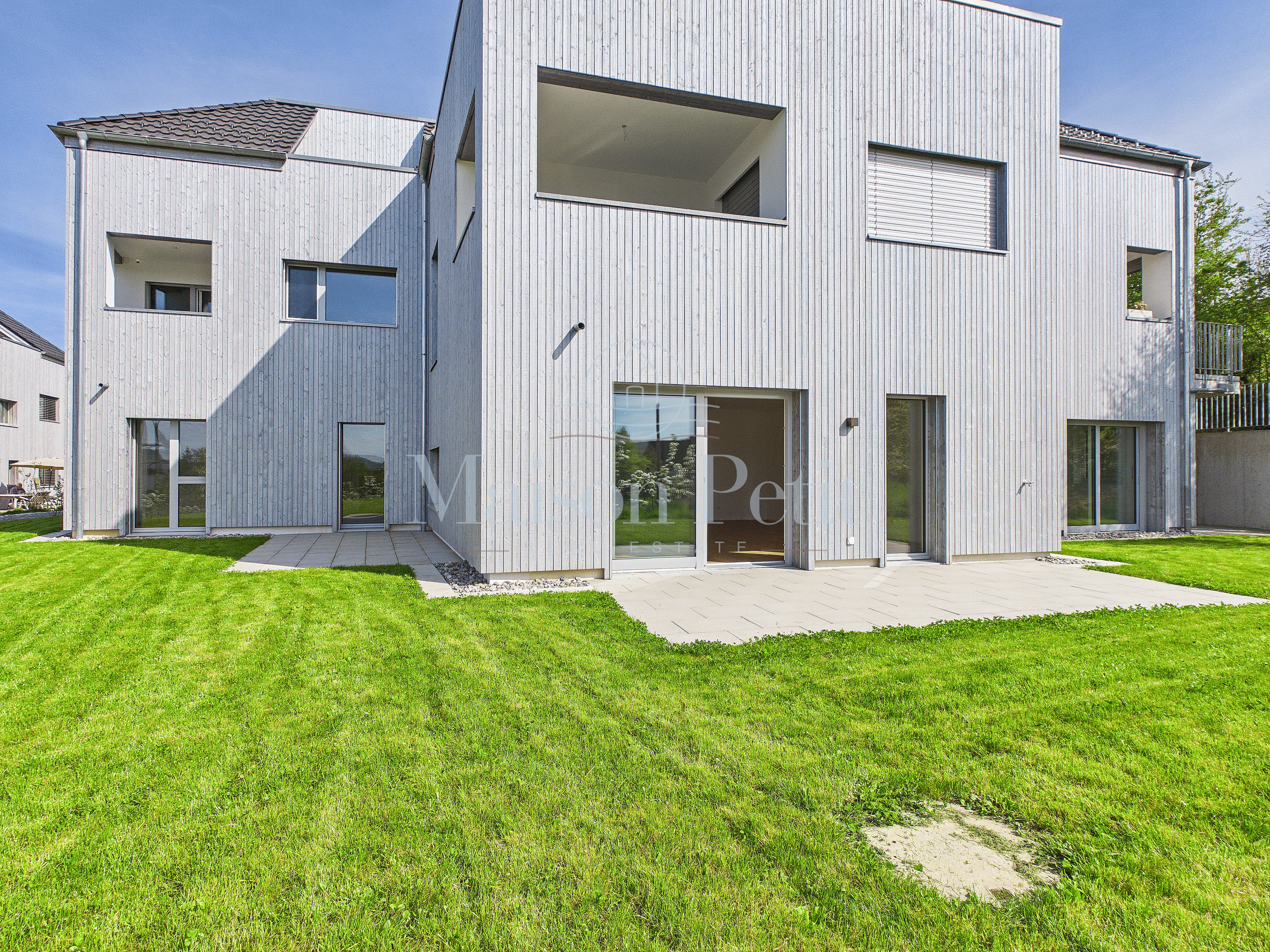 Zauberhafte 5.5-Zimmer-Gartenwohnung mit 336 m² Garten und Privatsphäre  - Bild 1