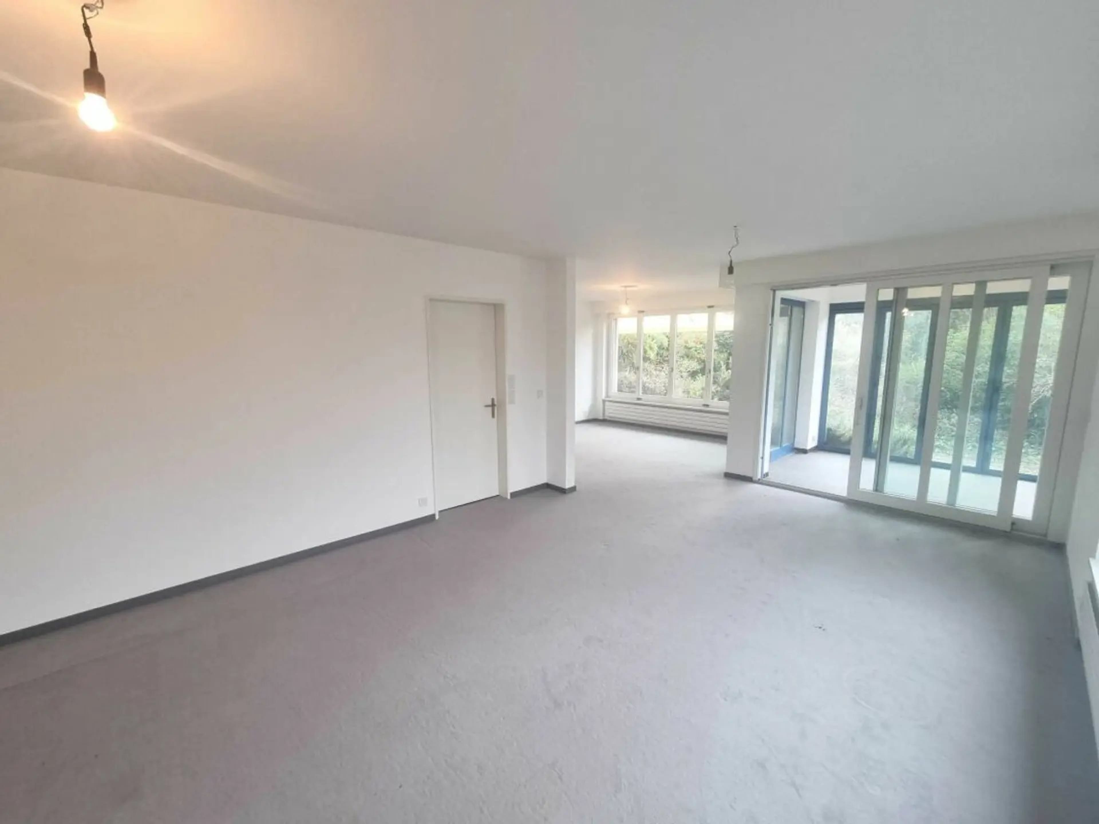 Grosszügiges 10-Zimmer-Einfamilienhaus mit Garten in Riehen - 3