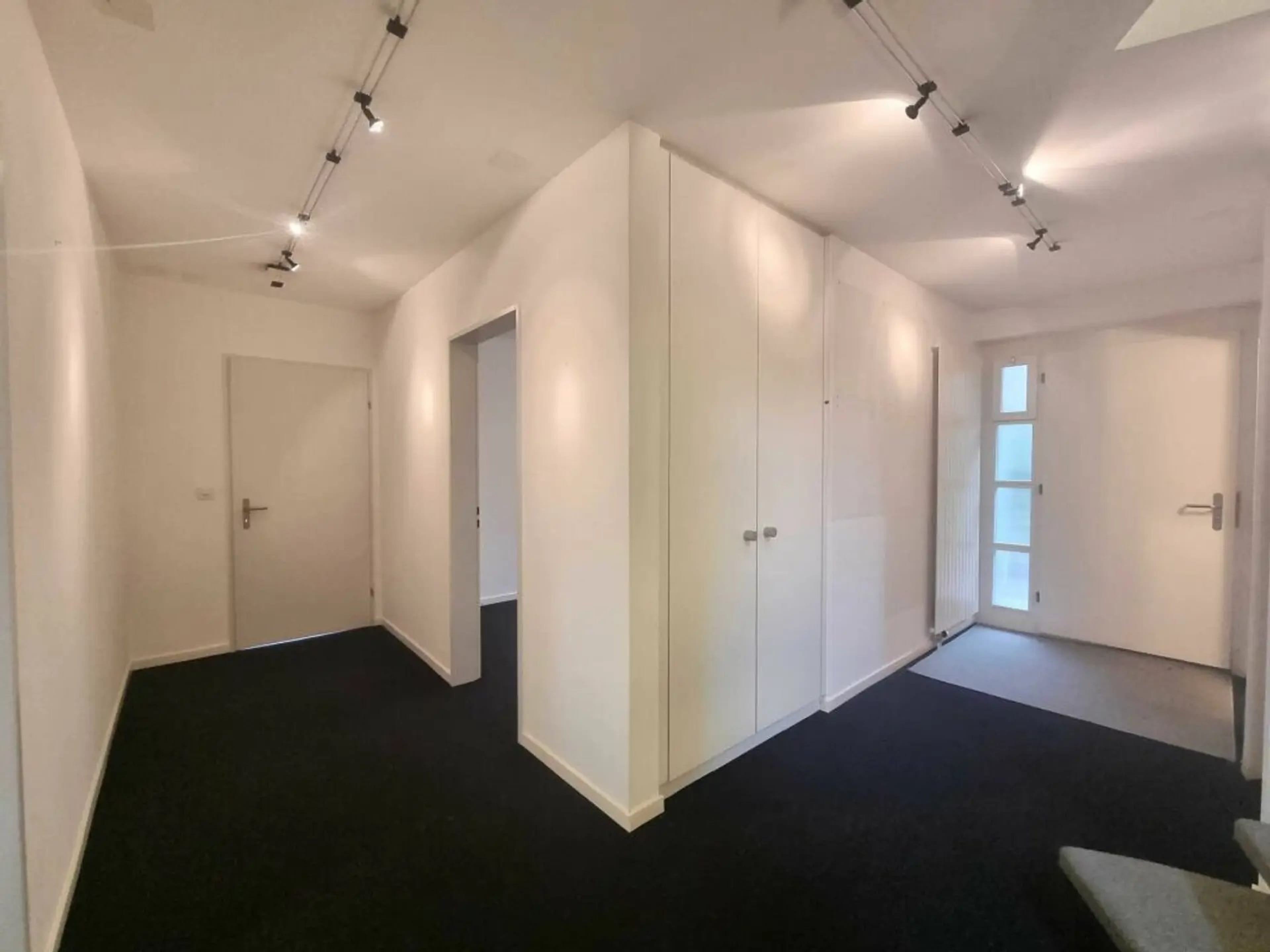 Grosszügiges 10-Zimmer-Einfamilienhaus mit Garten in Riehen - 14