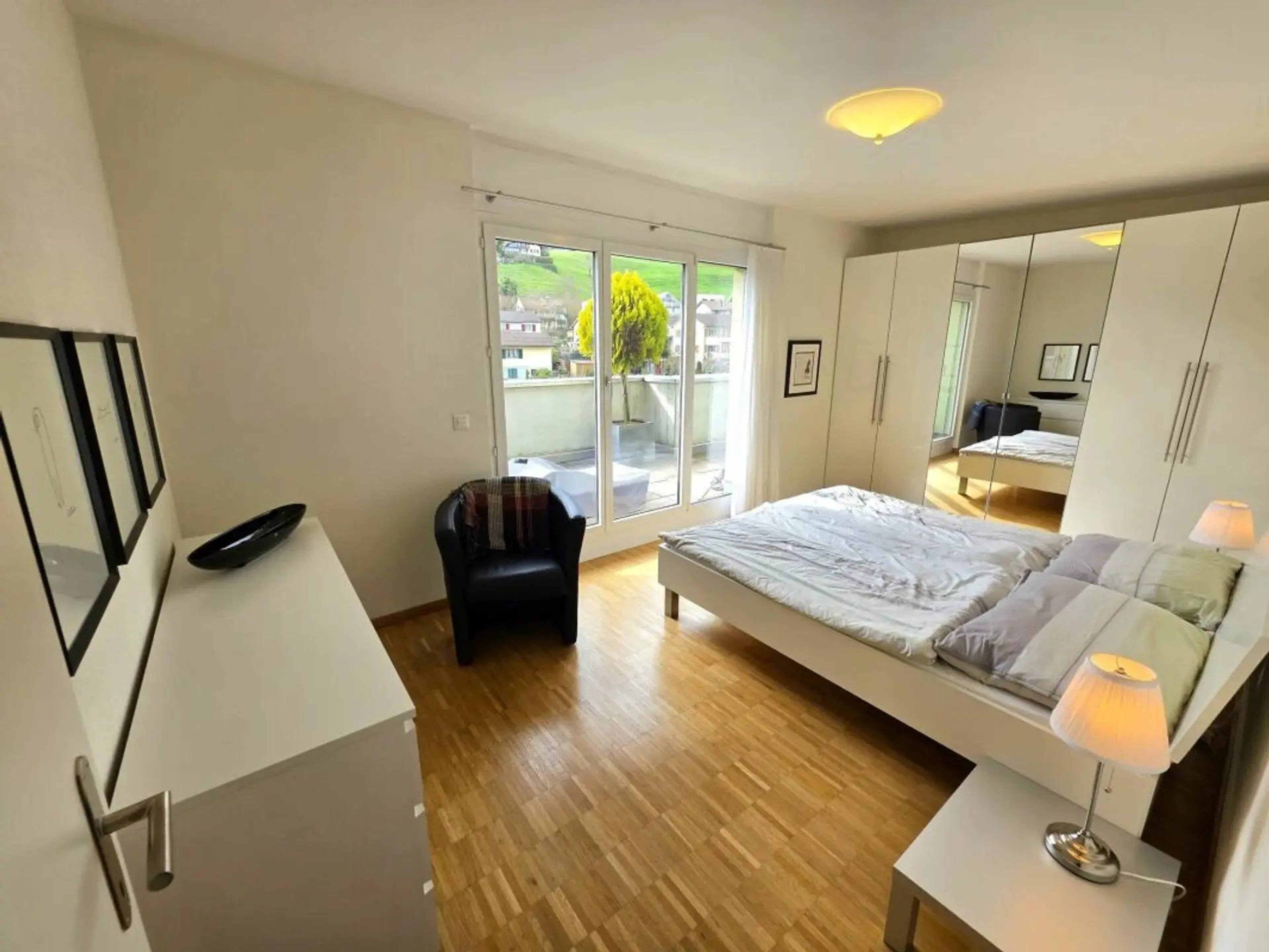 Lichtdurchflutete 5.5-Zimmer-Attika mit 119 m² Terrasse, Gelterkinden - 9