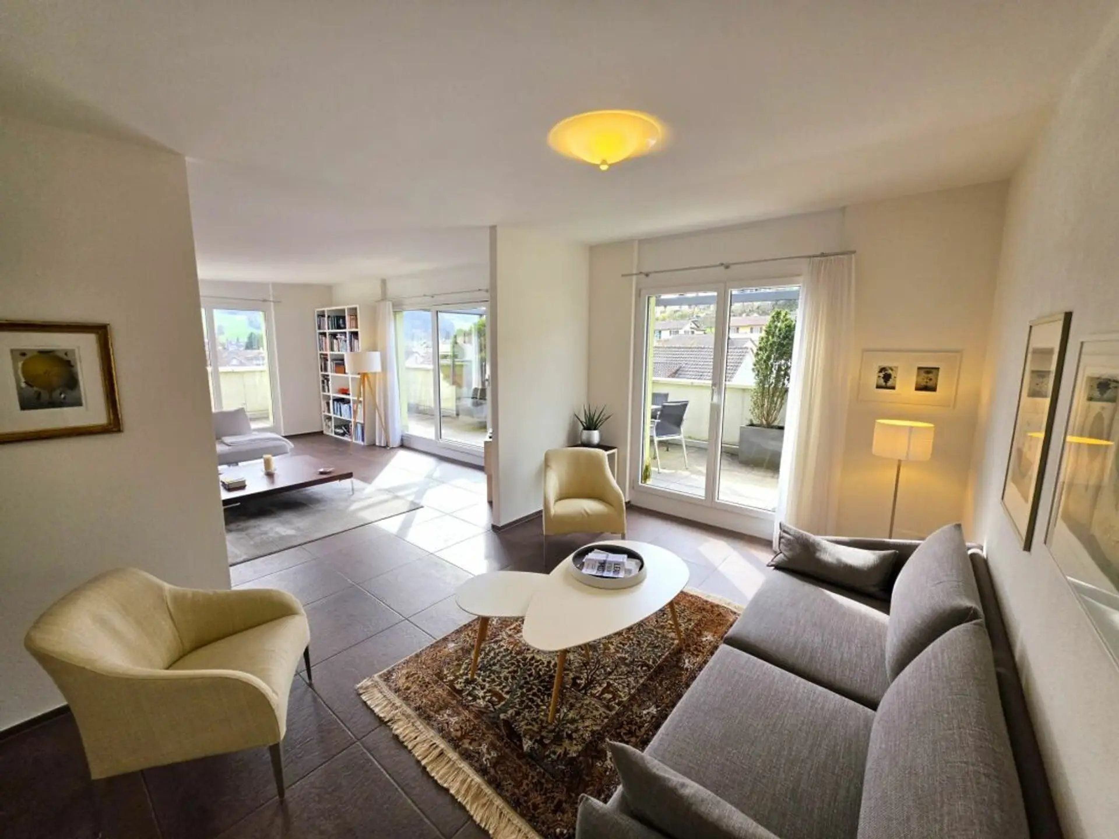 Lichtdurchflutete 5.5-Zimmer-Attika mit 119 m² Terrasse, Gelterkinden - 2