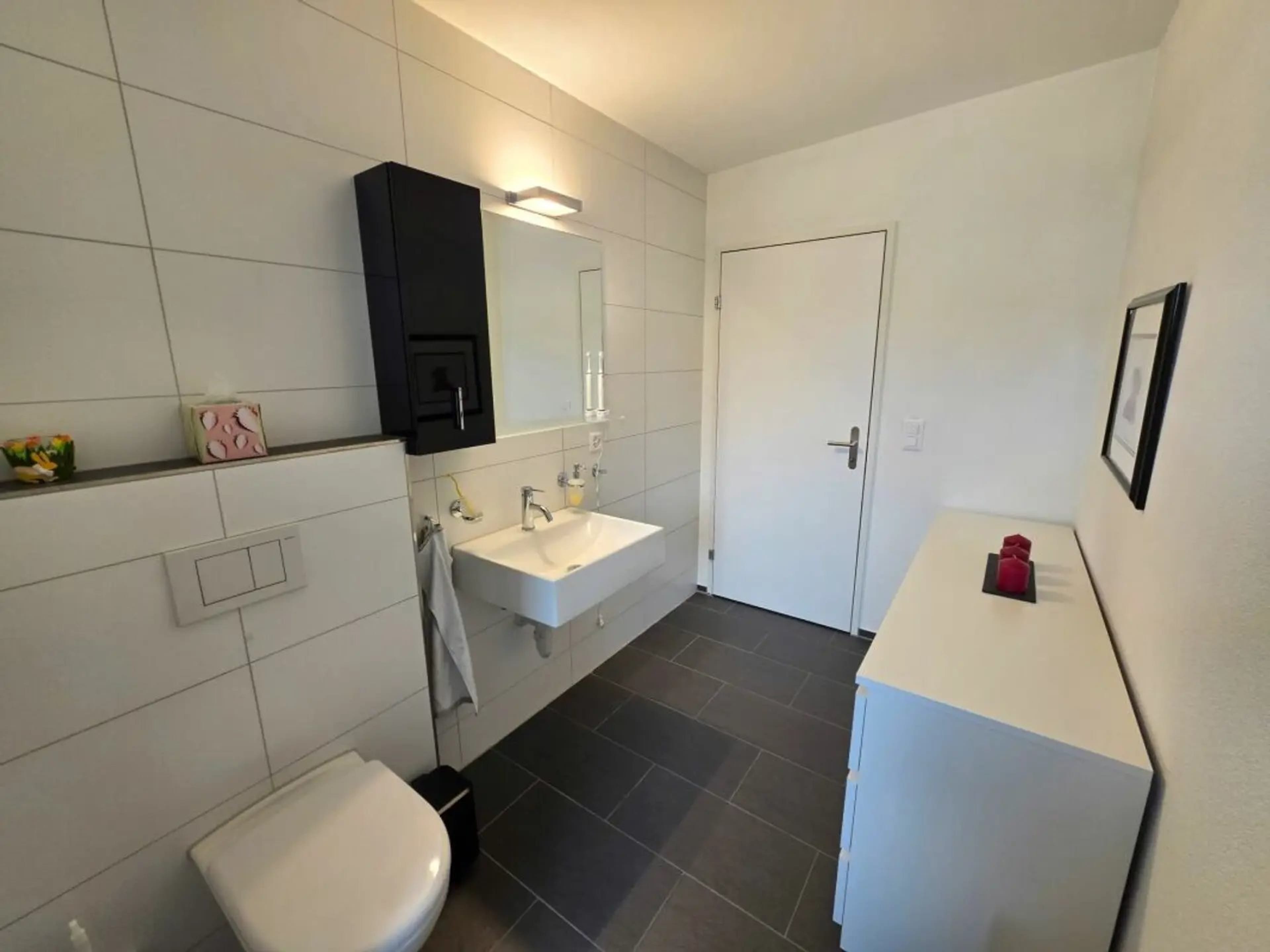 Lichtdurchflutete 5.5-Zimmer-Attika mit 119 m² Terrasse, Gelterkinden - 10