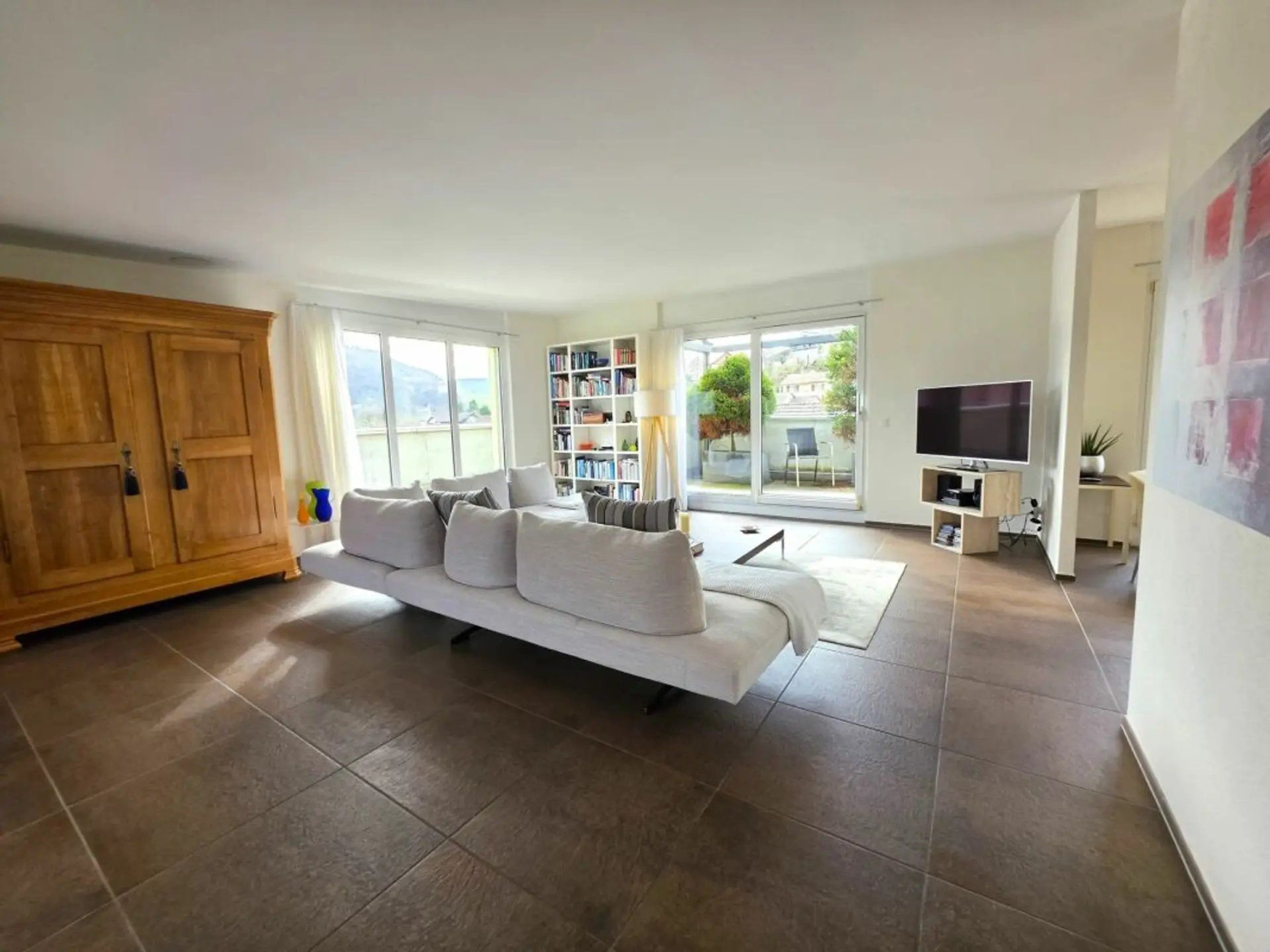 Lichtdurchflutete 5.5-Zimmer-Attika mit 119 m² Terrasse, Gelterkinden - 1