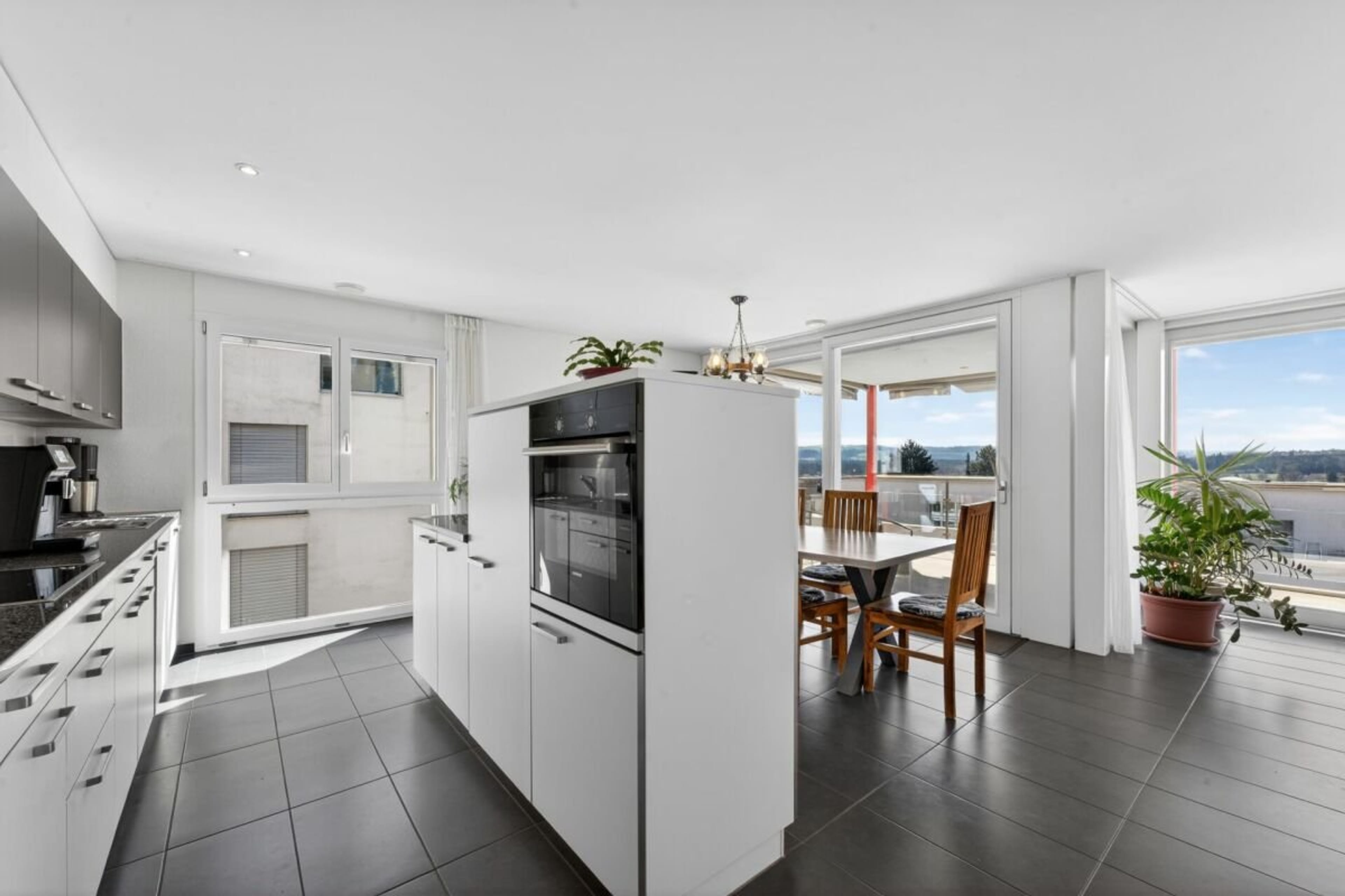 4.5-Zimmer Wohnung mit Weitsicht und Balkon in Geuensee - Bild 2