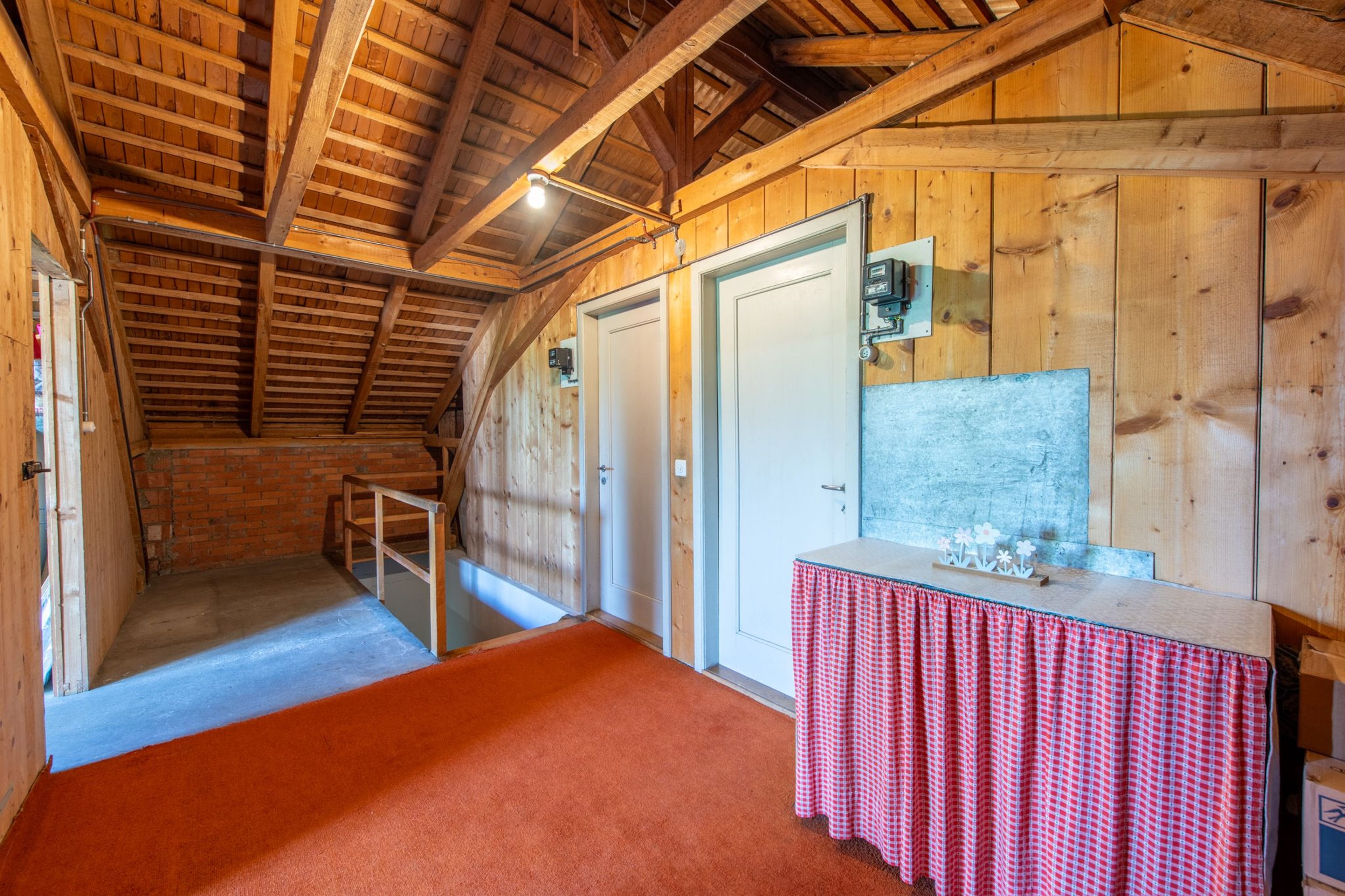 Zentrumsnahes Potenzial: Ausbaubares 5-Zimmer-Einfamilienhaus mit grosszügigem Garten - 13