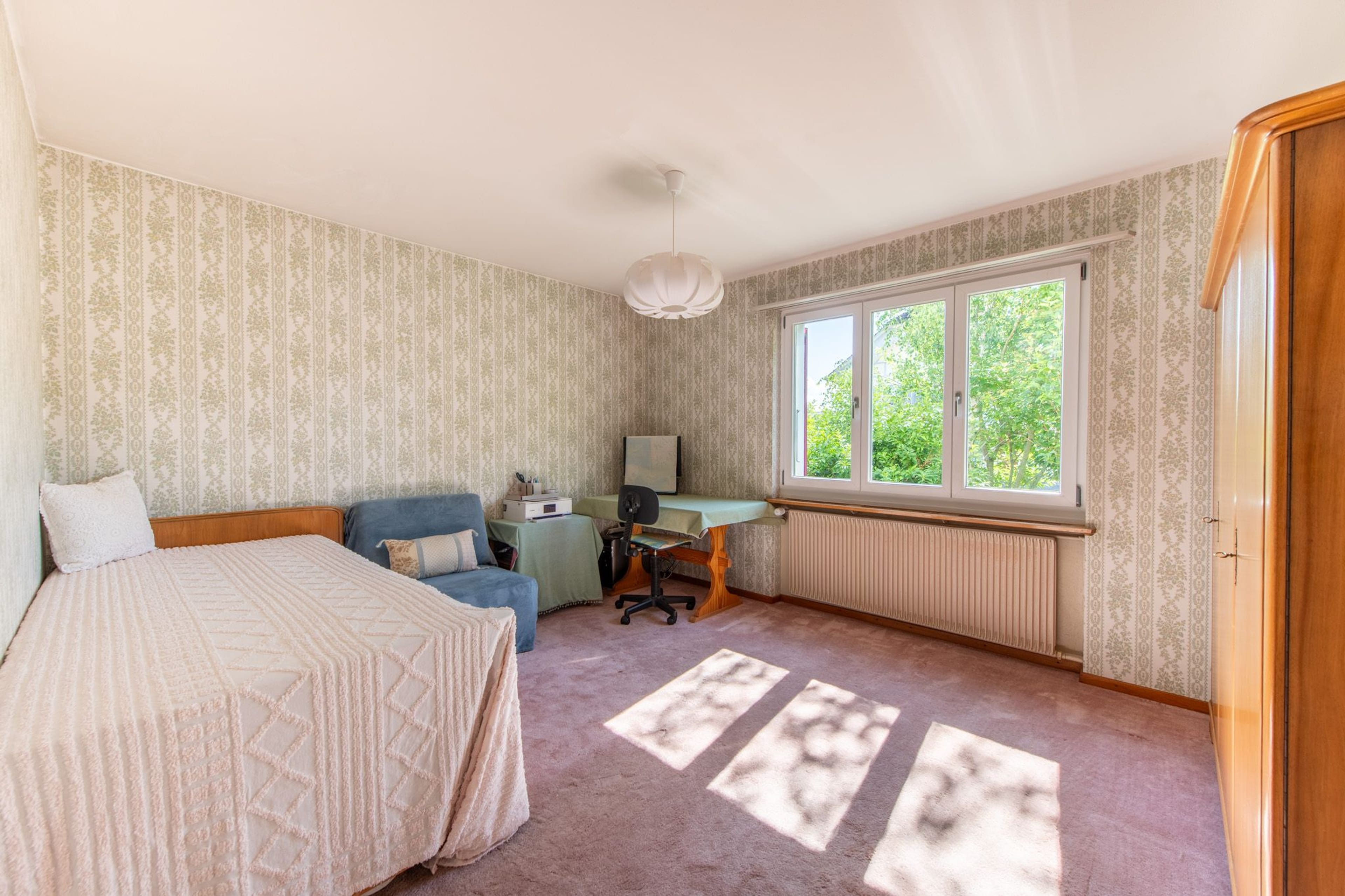 Zentrumsnahes Potenzial: Ausbaubares 5-Zimmer-Einfamilienhaus mit grosszügigem Garten - 7