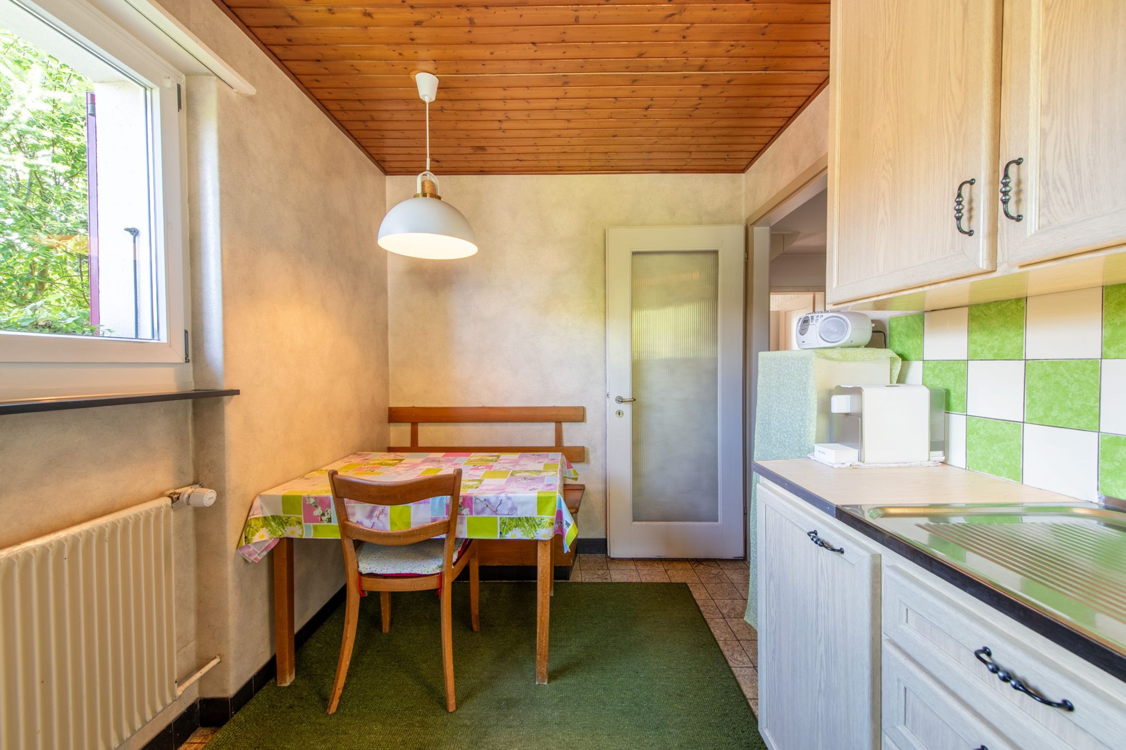 Zentrumsnahes Potenzial: Ausbaubares 5-Zimmer-Einfamilienhaus mit grosszügigem Garten - Bild 6