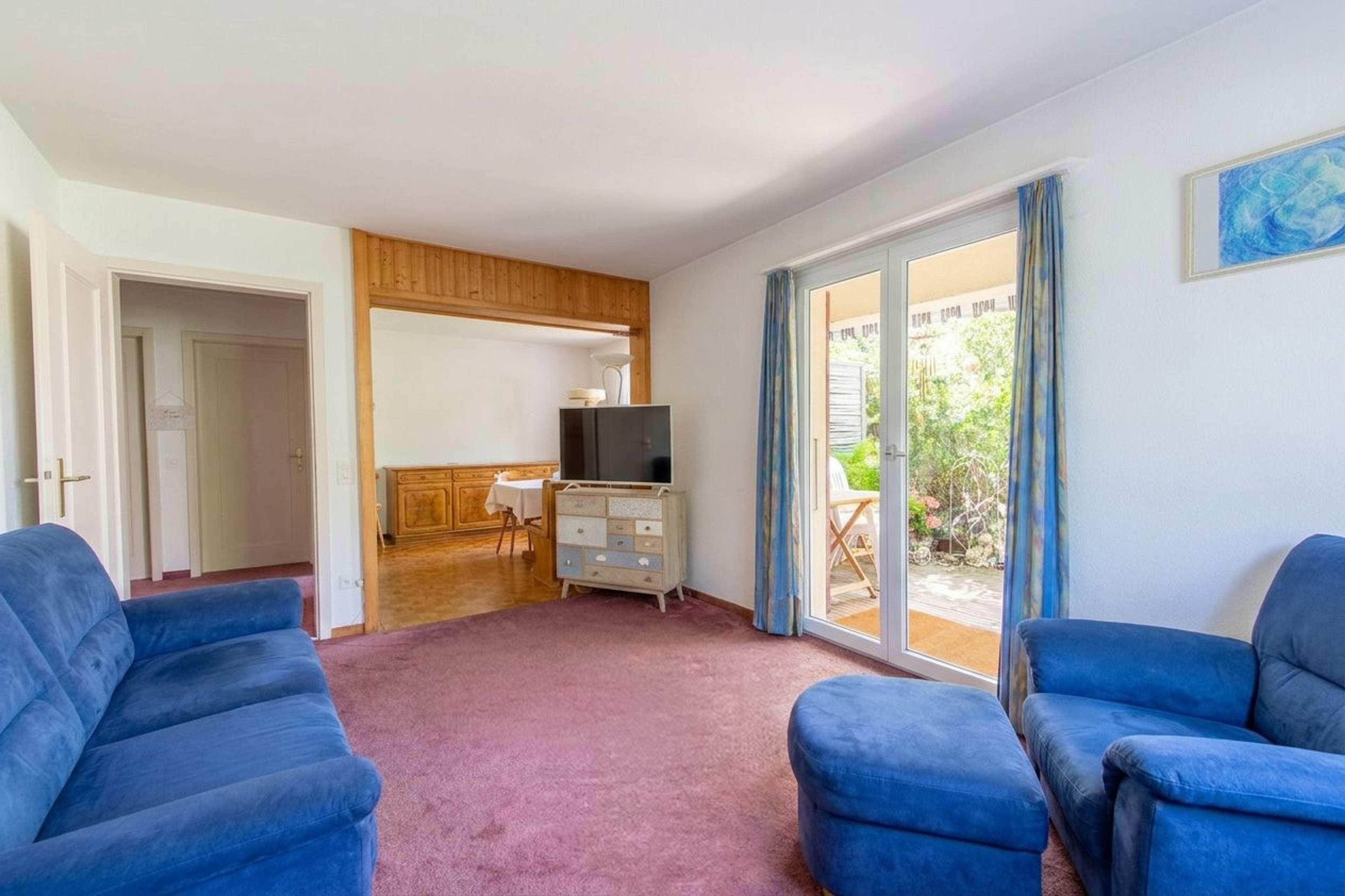 Zentrumsnahes Potenzial: Ausbaubares 5-Zimmer-Einfamilienhaus mit grosszügigem Garten - Bild 3