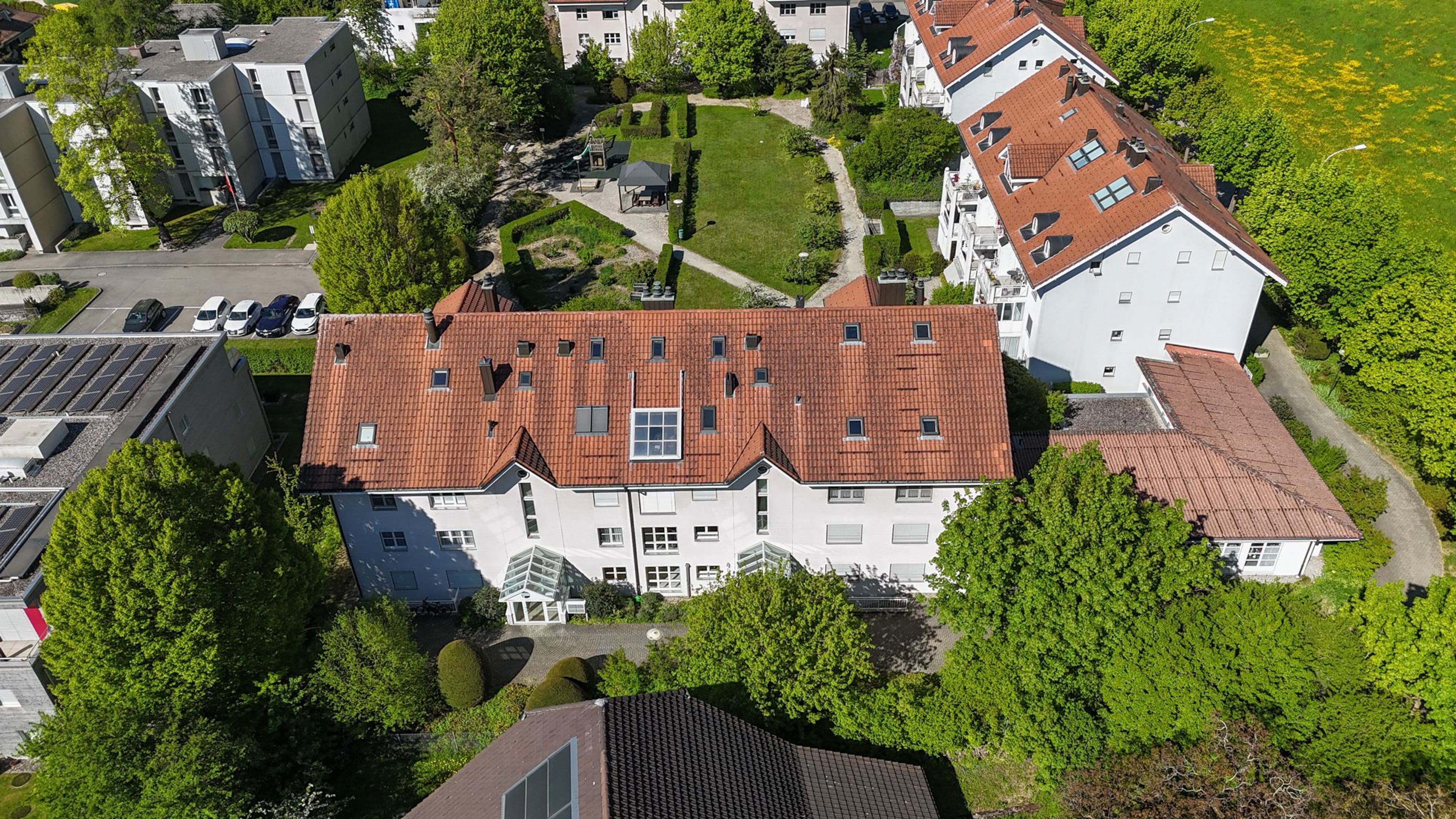 Attraktive Gartenwohnung mit Cheminée und privatem Gartenanteil - Bild 21