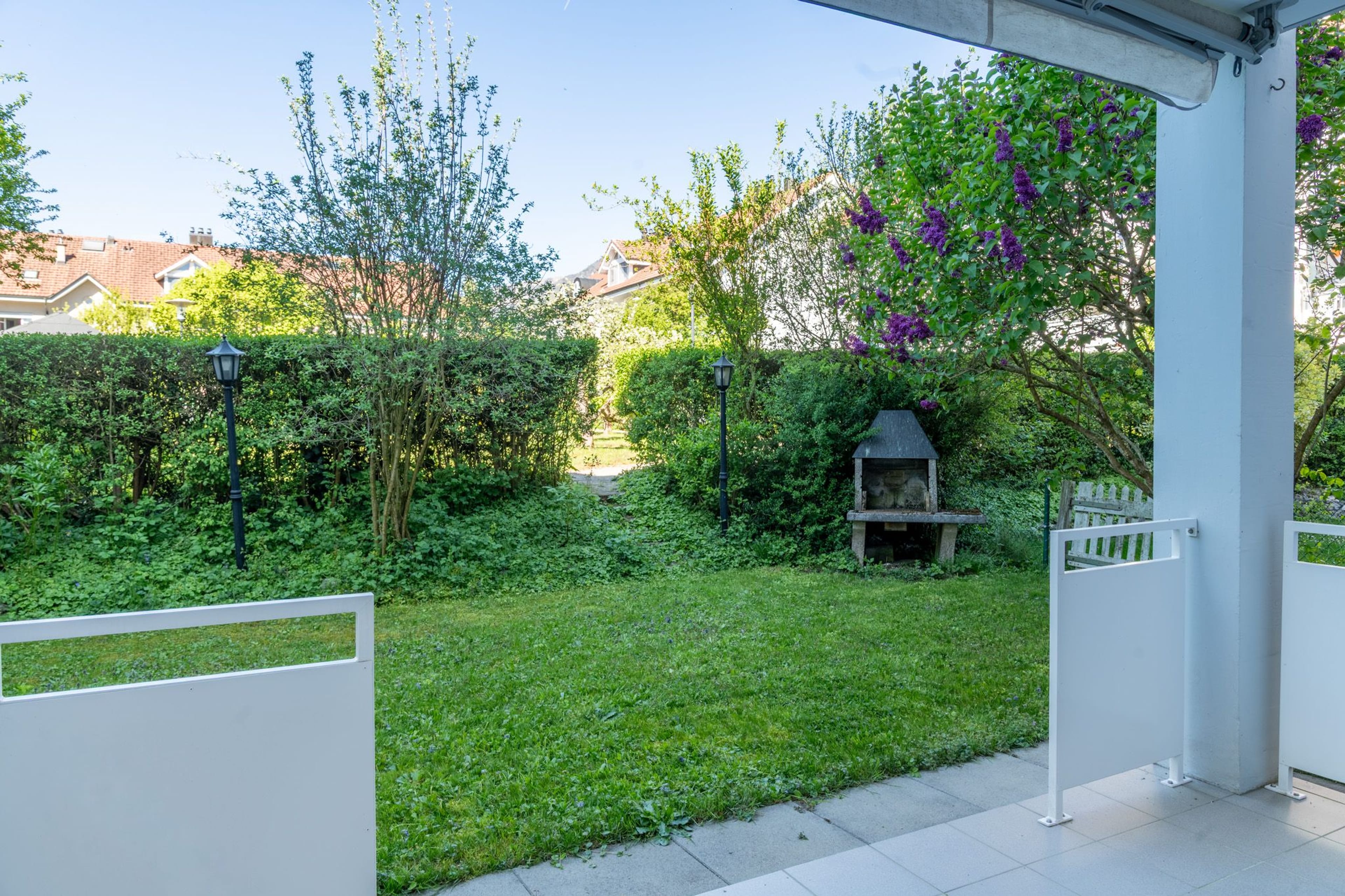 Attraktive Gartenwohnung mit Cheminée und privatem Gartenanteil - Bild 16