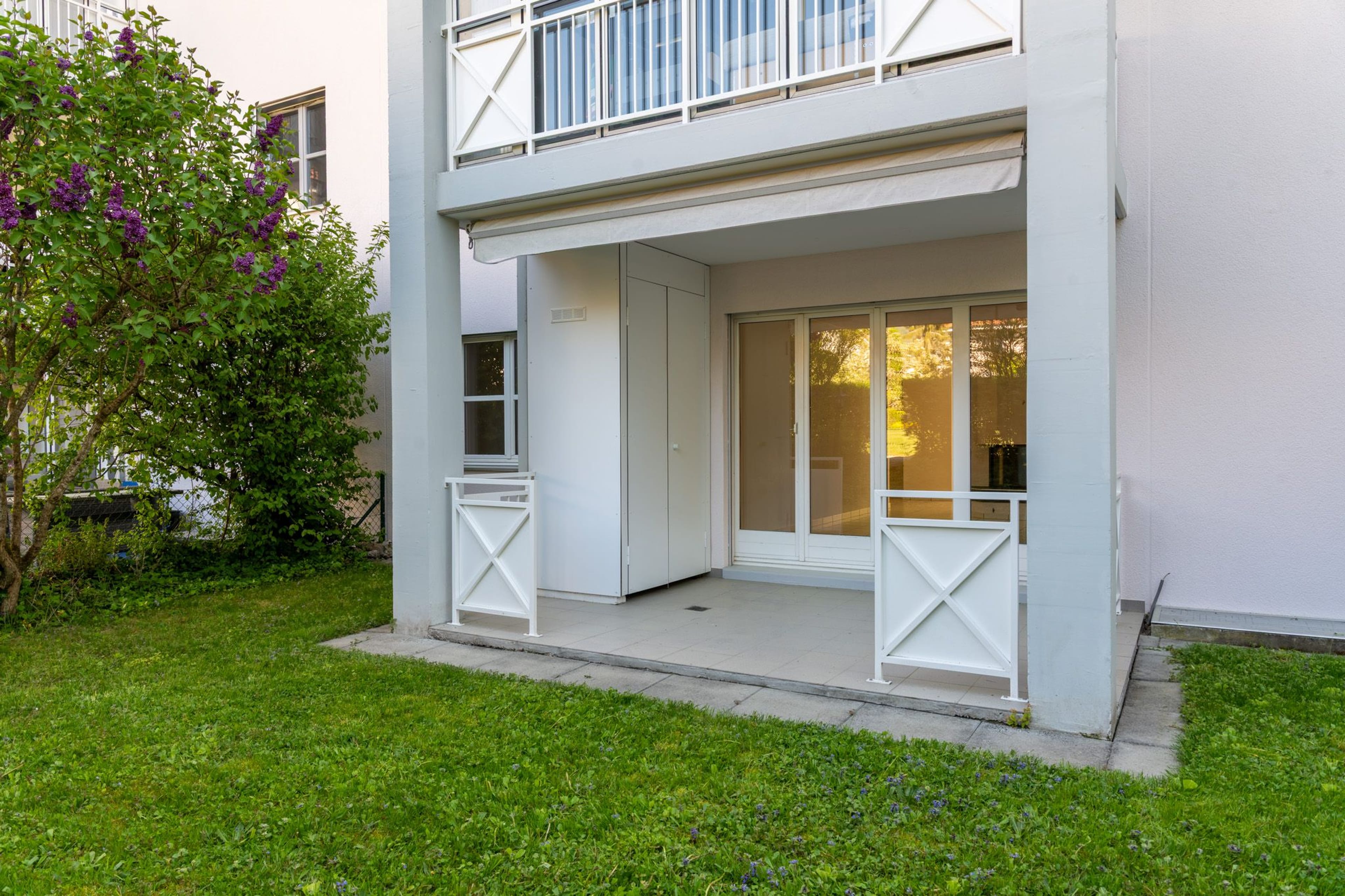 Attraktive Gartenwohnung mit Cheminée und privatem Gartenanteil - Bild 17