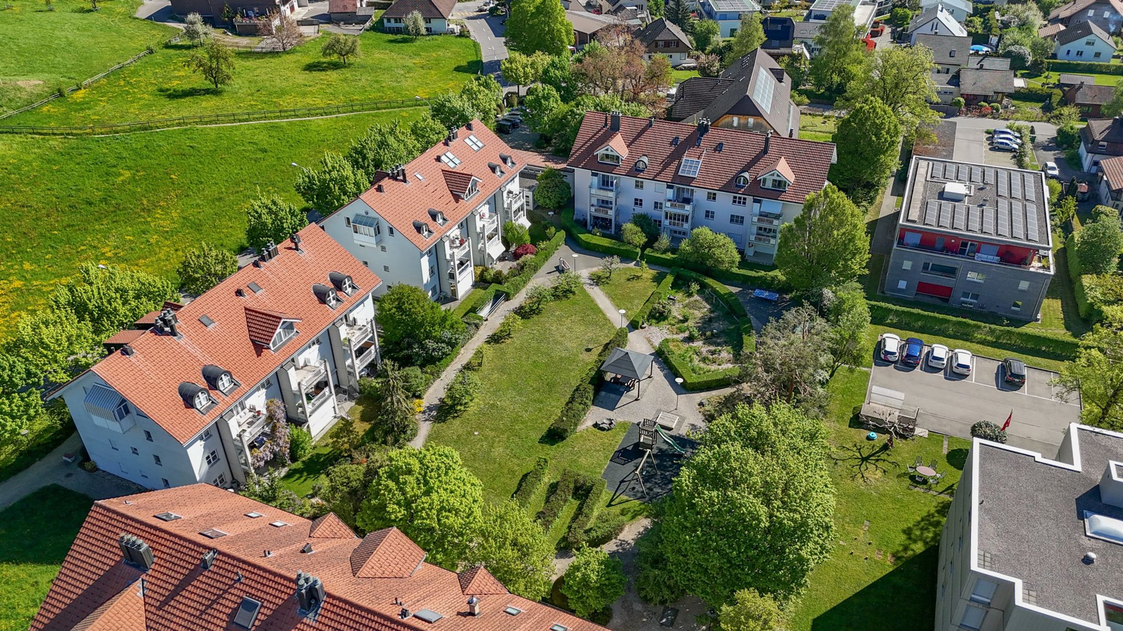 Attraktive Gartenwohnung mit Cheminée und privatem Gartenanteil - Bild 22