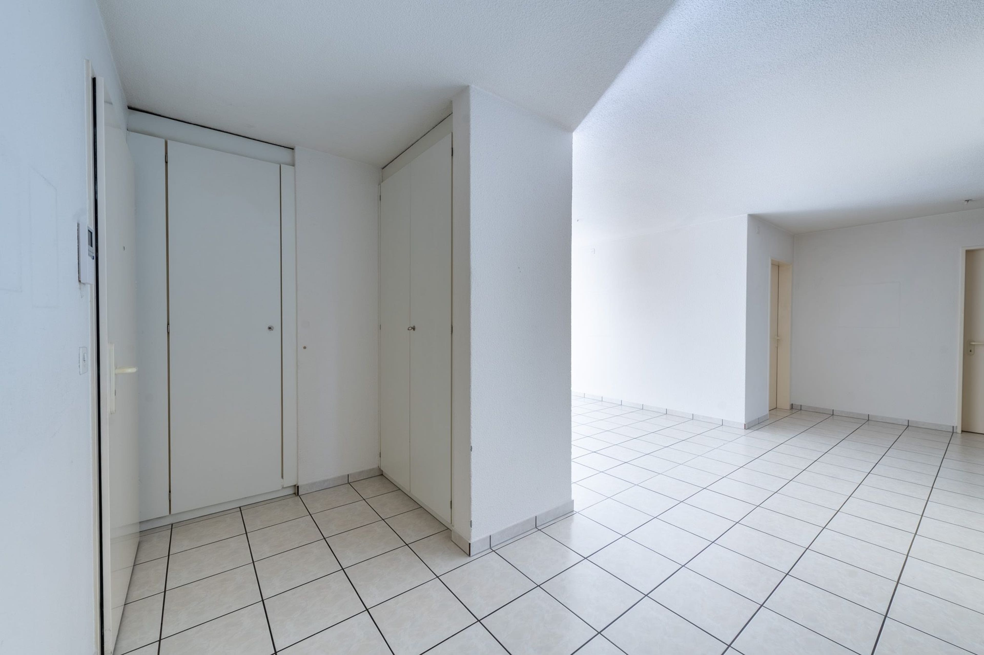 Attraktive Gartenwohnung mit Cheminée und privatem Gartenanteil - Bild 14