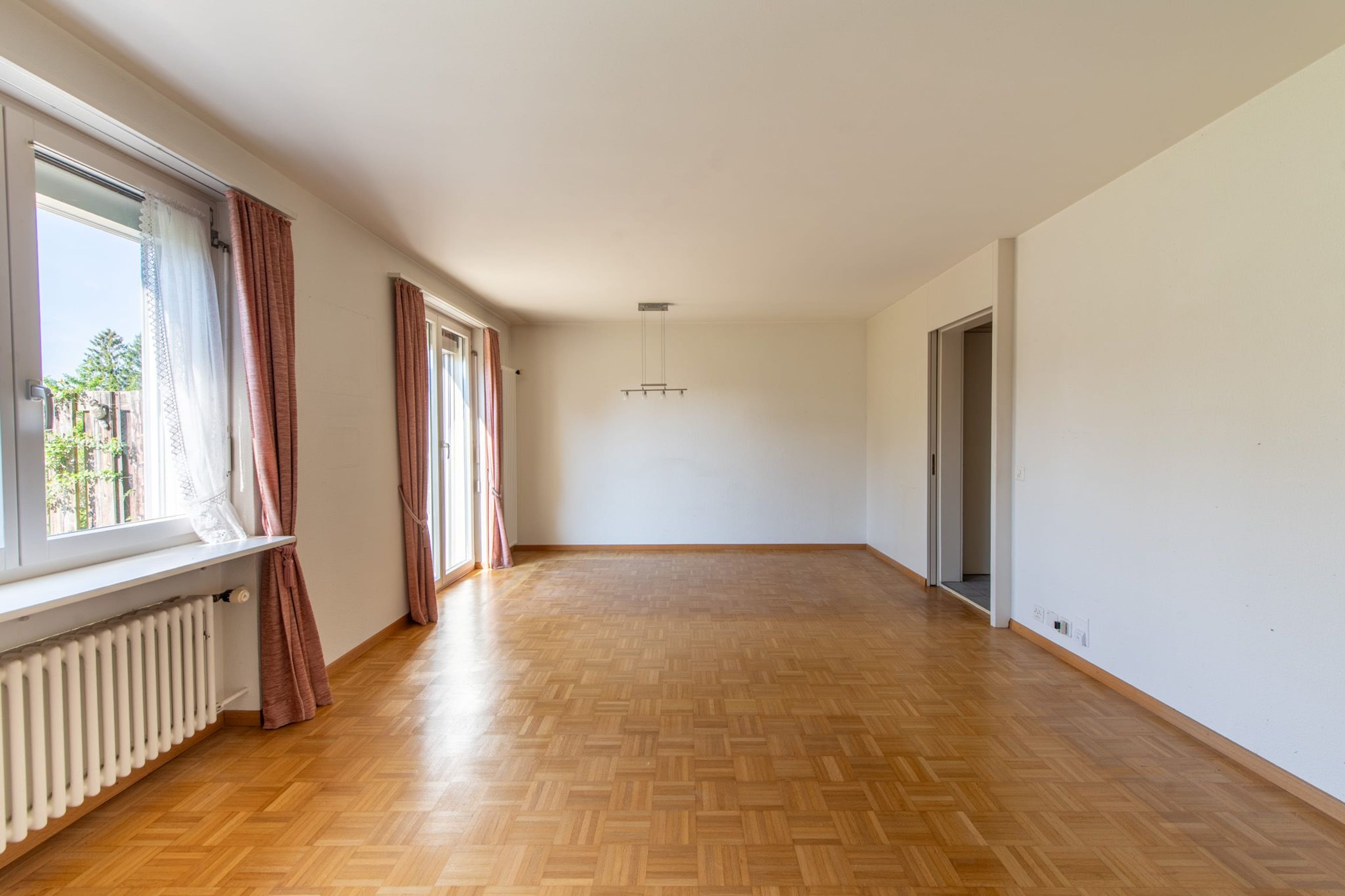 Sonniges Wohngefühl – Doppelhaushälfte mit Wintergarten und Umschwung - Bild 3