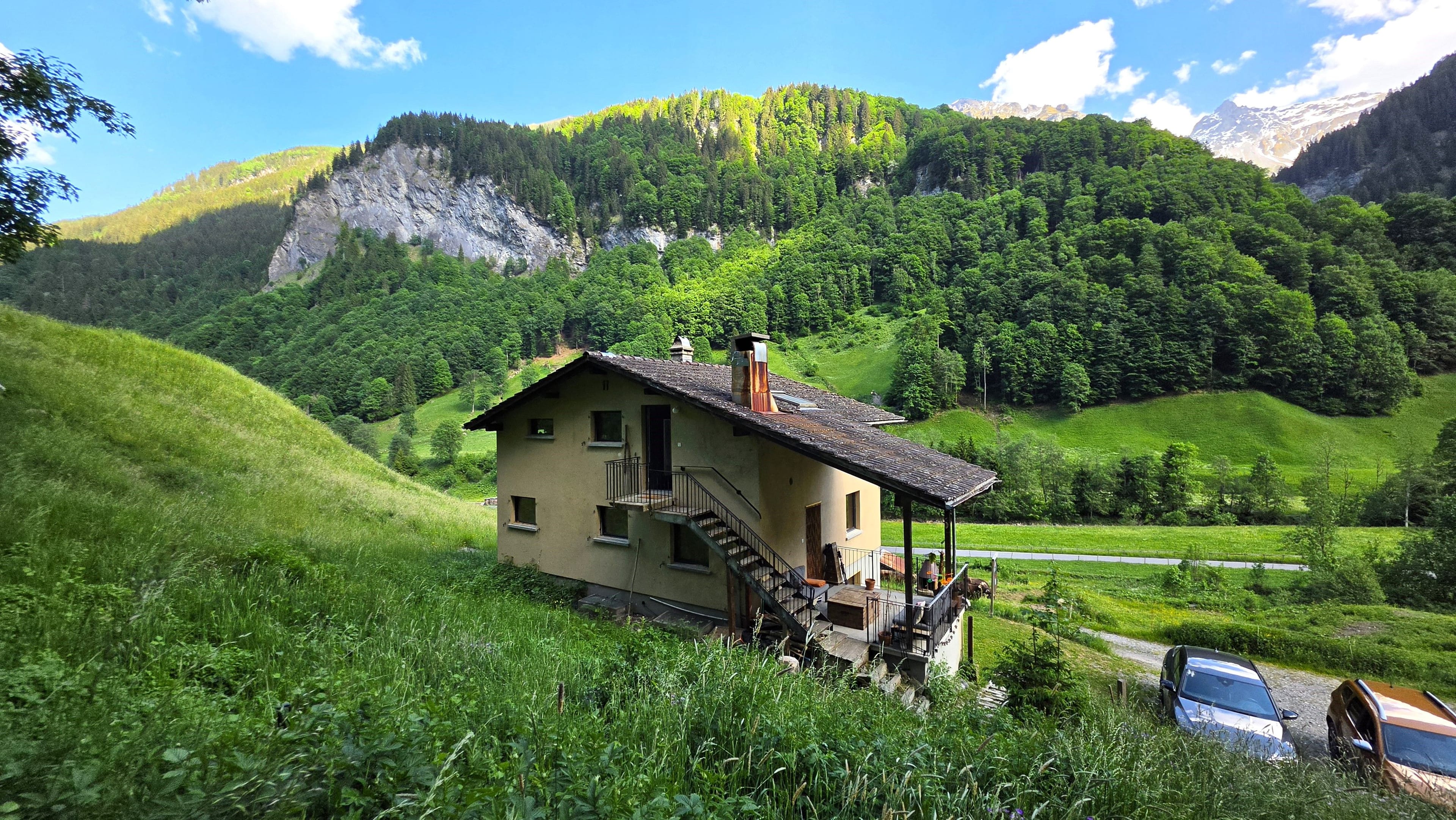 6-Zimmer-Zweifamilienhaus mit Panorama, Schwendi im Weisstannental SG - 3