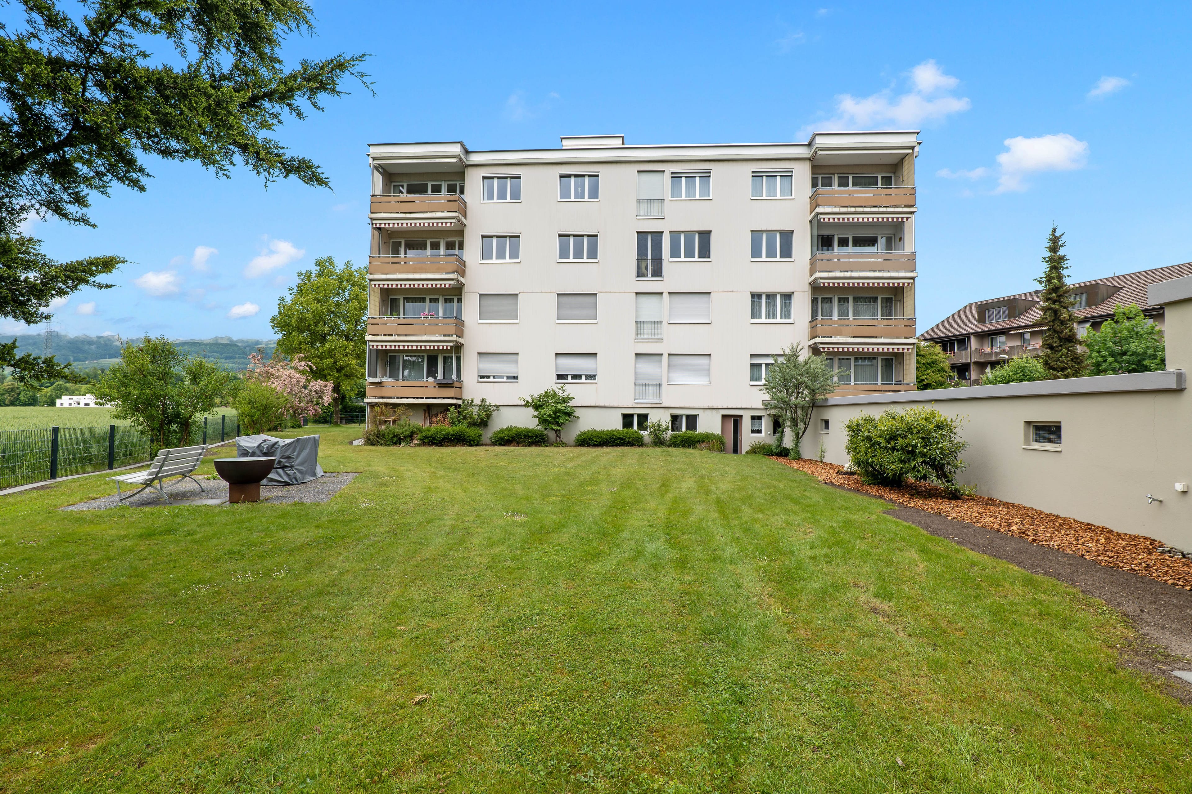 4-Zimmer-Wohnung mit traumhafter Weitsicht in Wangen an der Aare - Bild 1