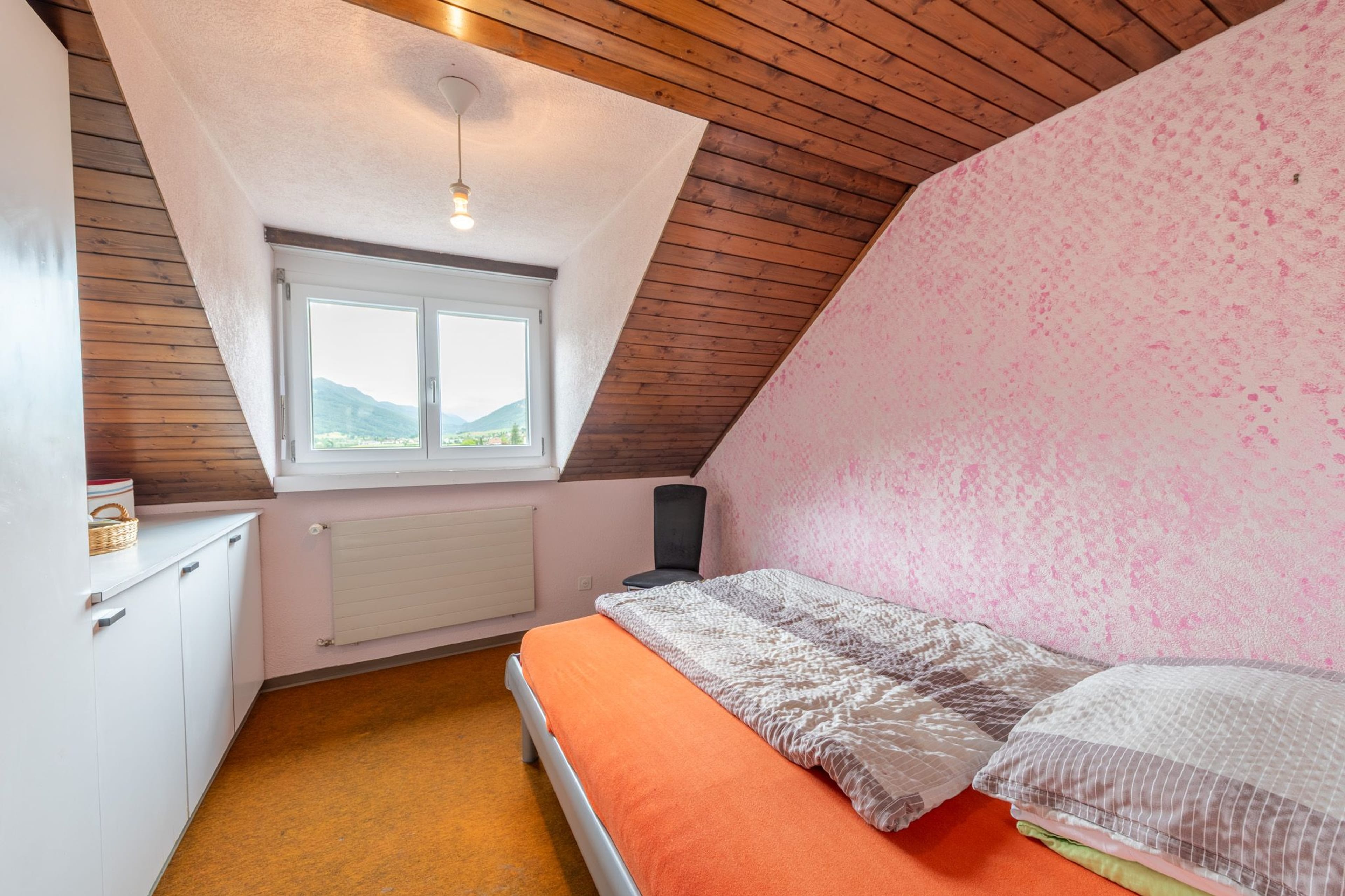 Ihr Rückzugsort mit Weitblick: Freistehendes 6.5-Zimmer-Einfamilienhaus mit Gartenidylle - 11
