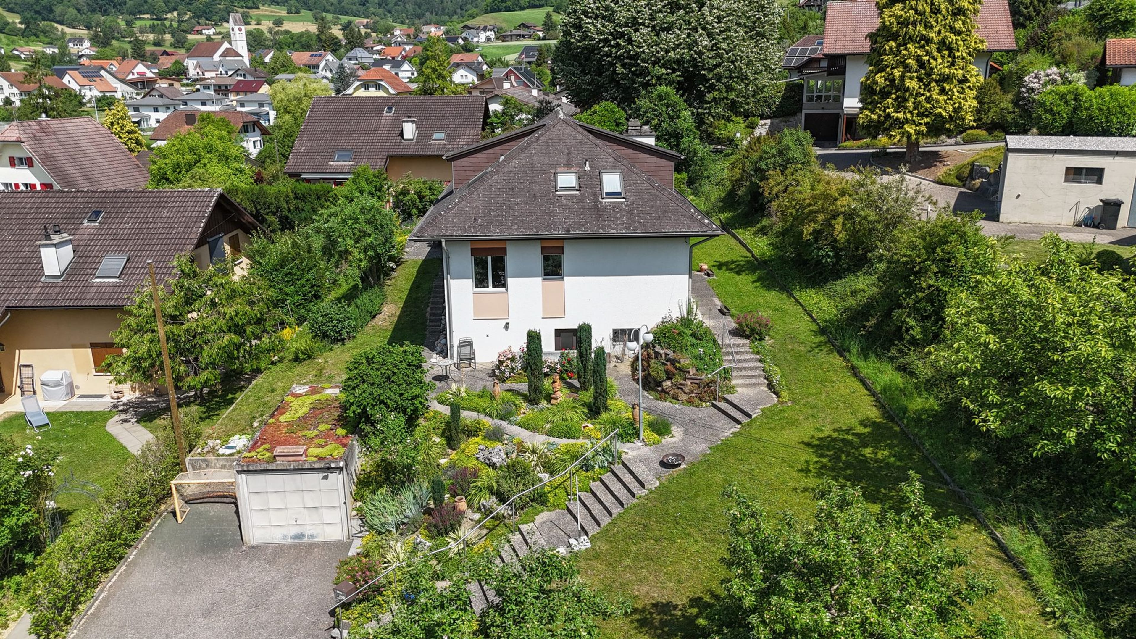 Ihr Rückzugsort mit Weitblick: Freistehendes 6.5-Zimmer-Einfamilienhaus mit Gartenidylle - 27