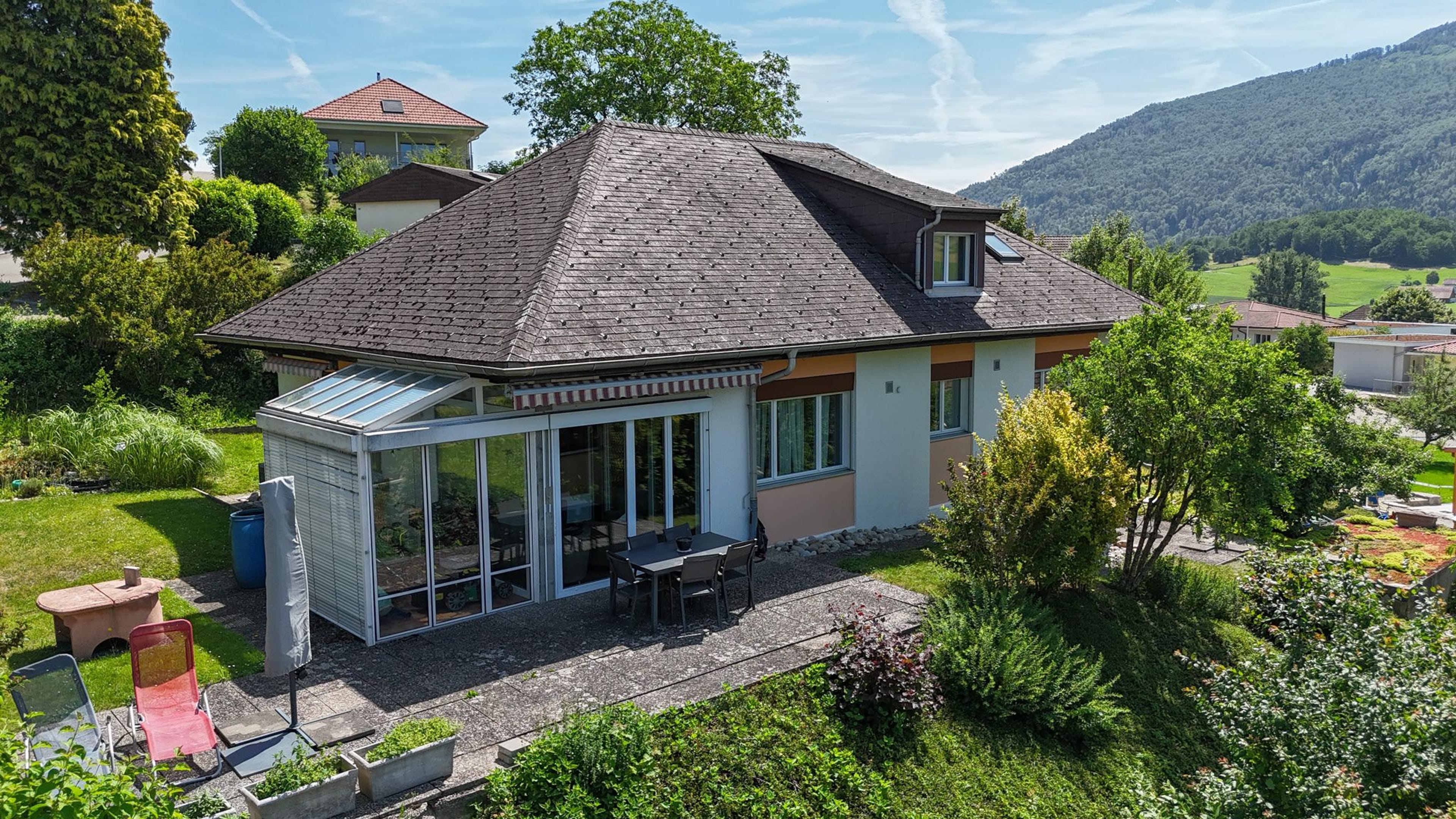 Ihr Rückzugsort mit Weitblick: Freistehendes 6.5-Zimmer-Einfamilienhaus mit Gartenidylle - 26