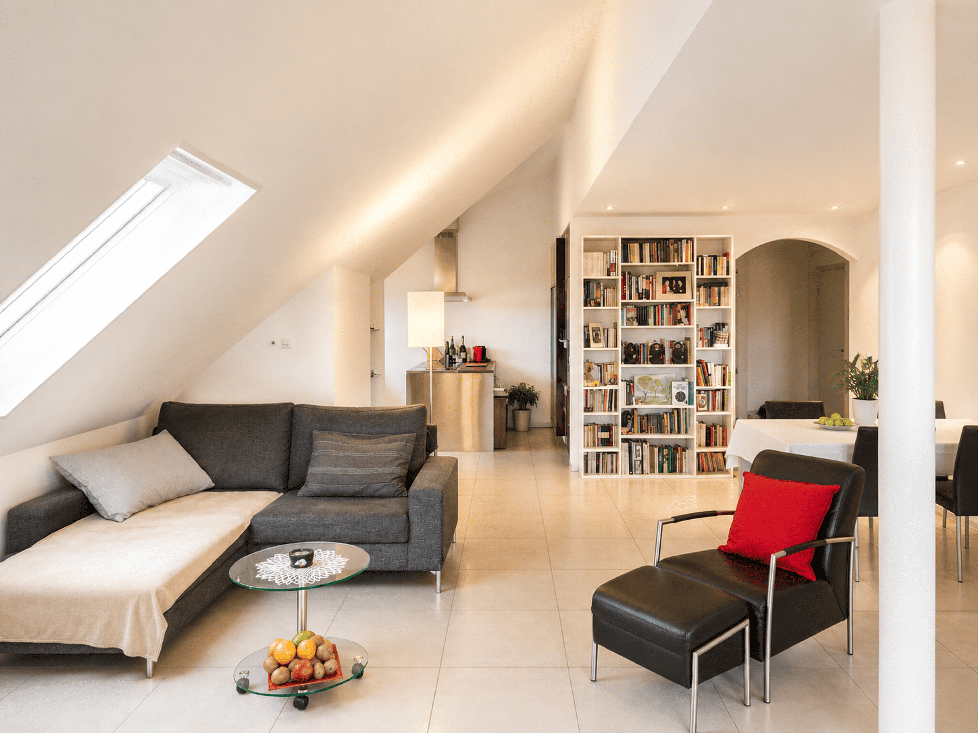 Helle 3.5-Zimmer-Wohnung mit Terrasse in Weiningen mieten - Bild 1
