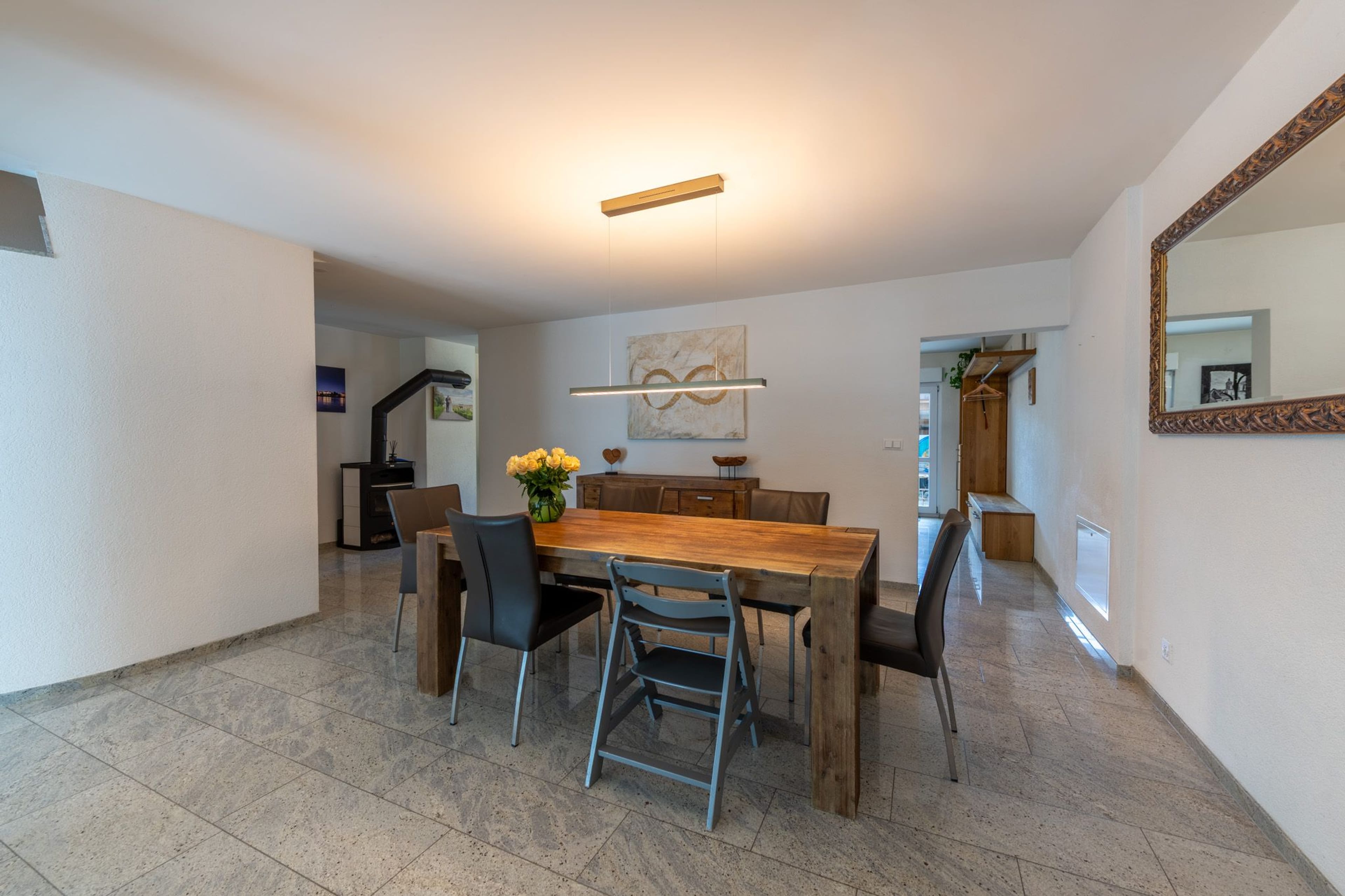 Ein Zuhause zum Wohlfühlen: Stilvoll wohnen mit viel Platz - 4