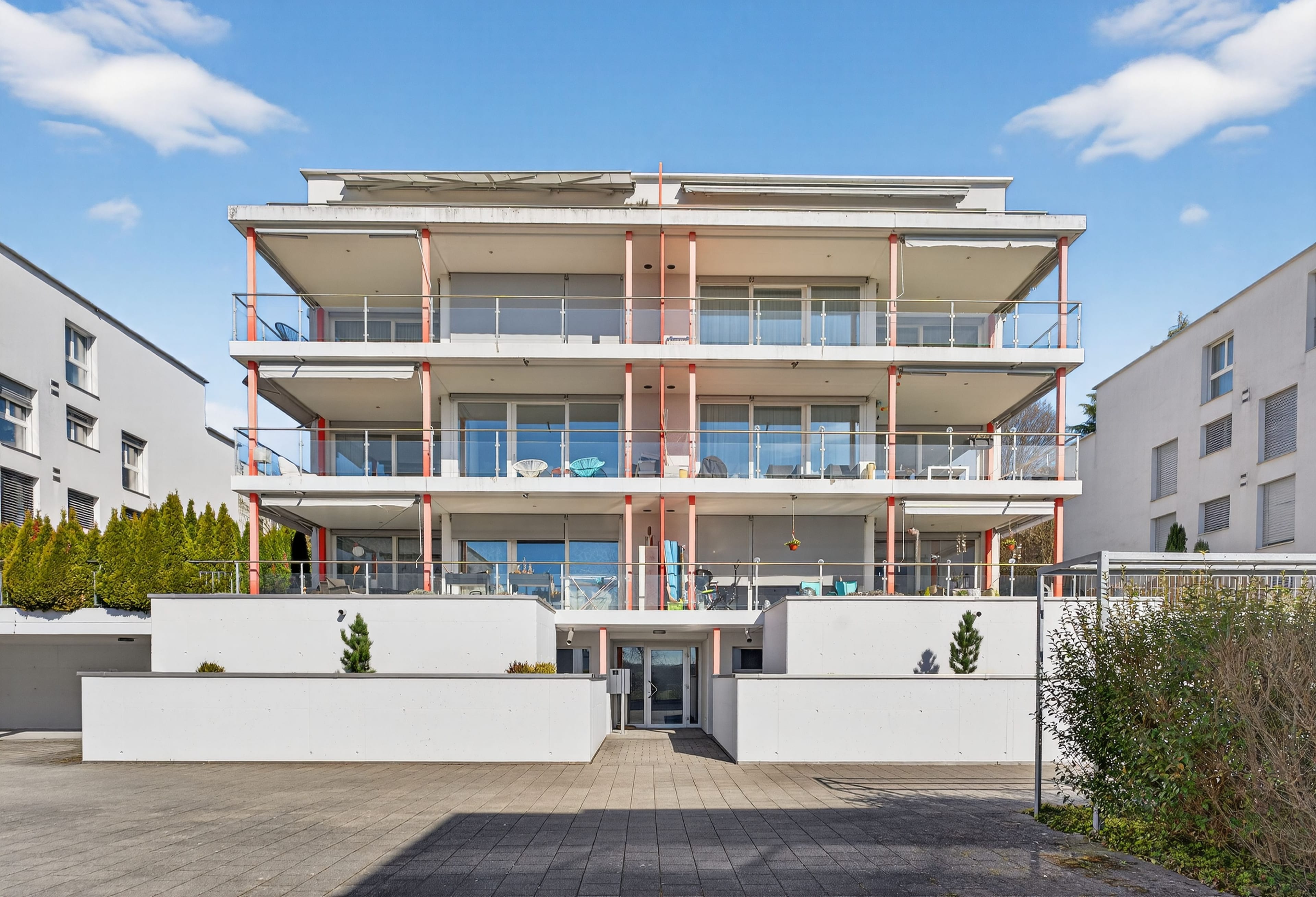 2.5-Zimmer-Gartenwohnung mit Balkon und grosszügigem Gartensitzplatz - Bild 2