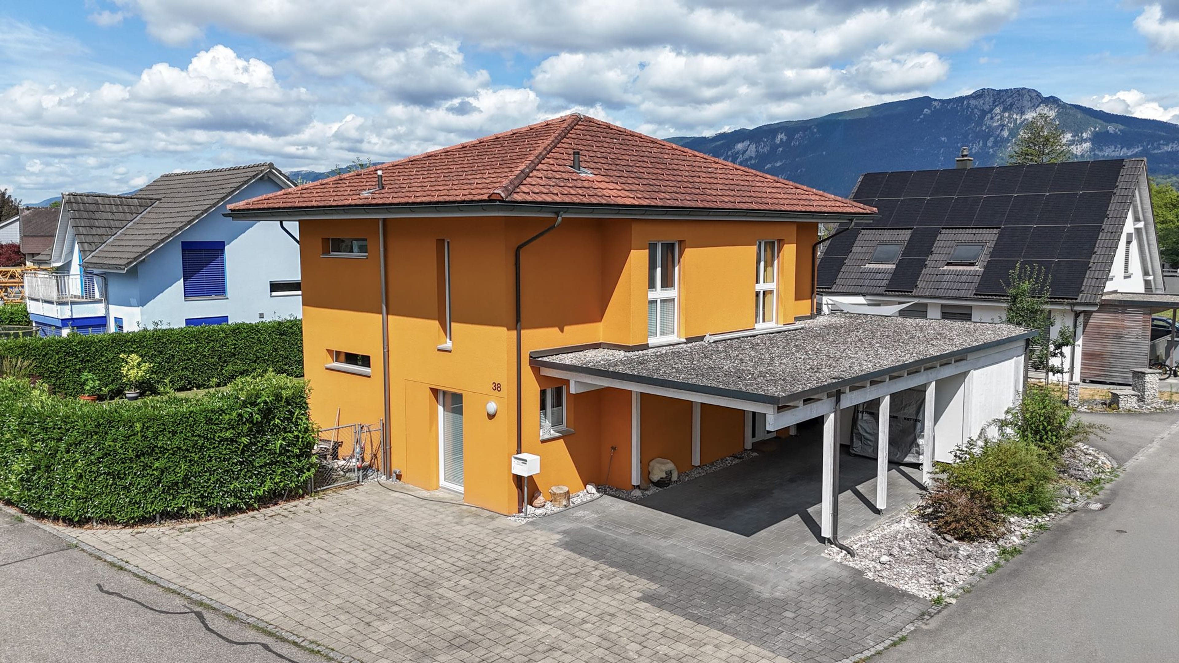 Einziehen und geniessen - Gepflegtes Einfamilienhaus mit vielseitigen Nutzungsmöglichkeiten - 1