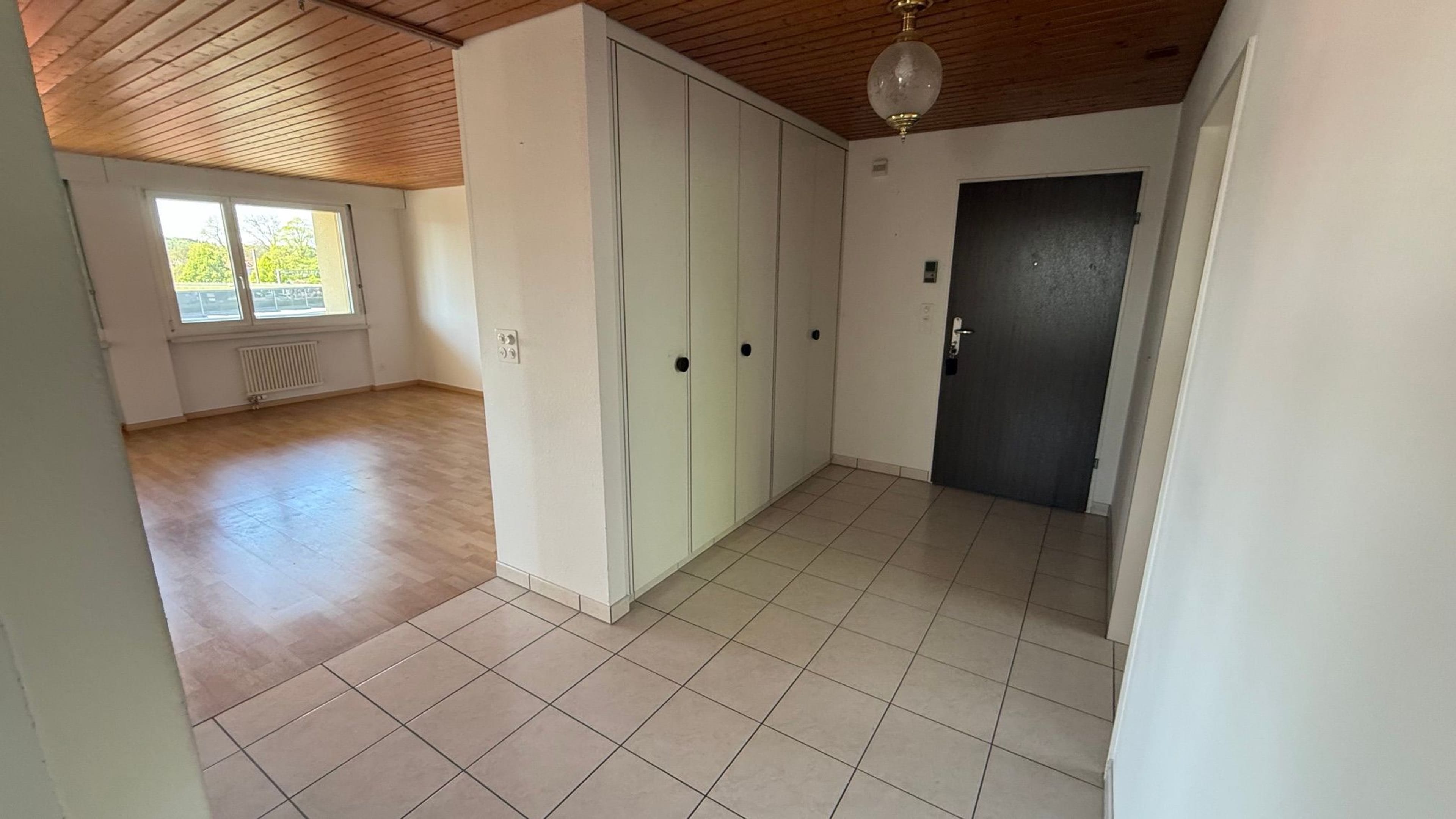 Nähe Bahnhof, Einkaufszentrum 4.5 WHG mit Bastelraum - 4