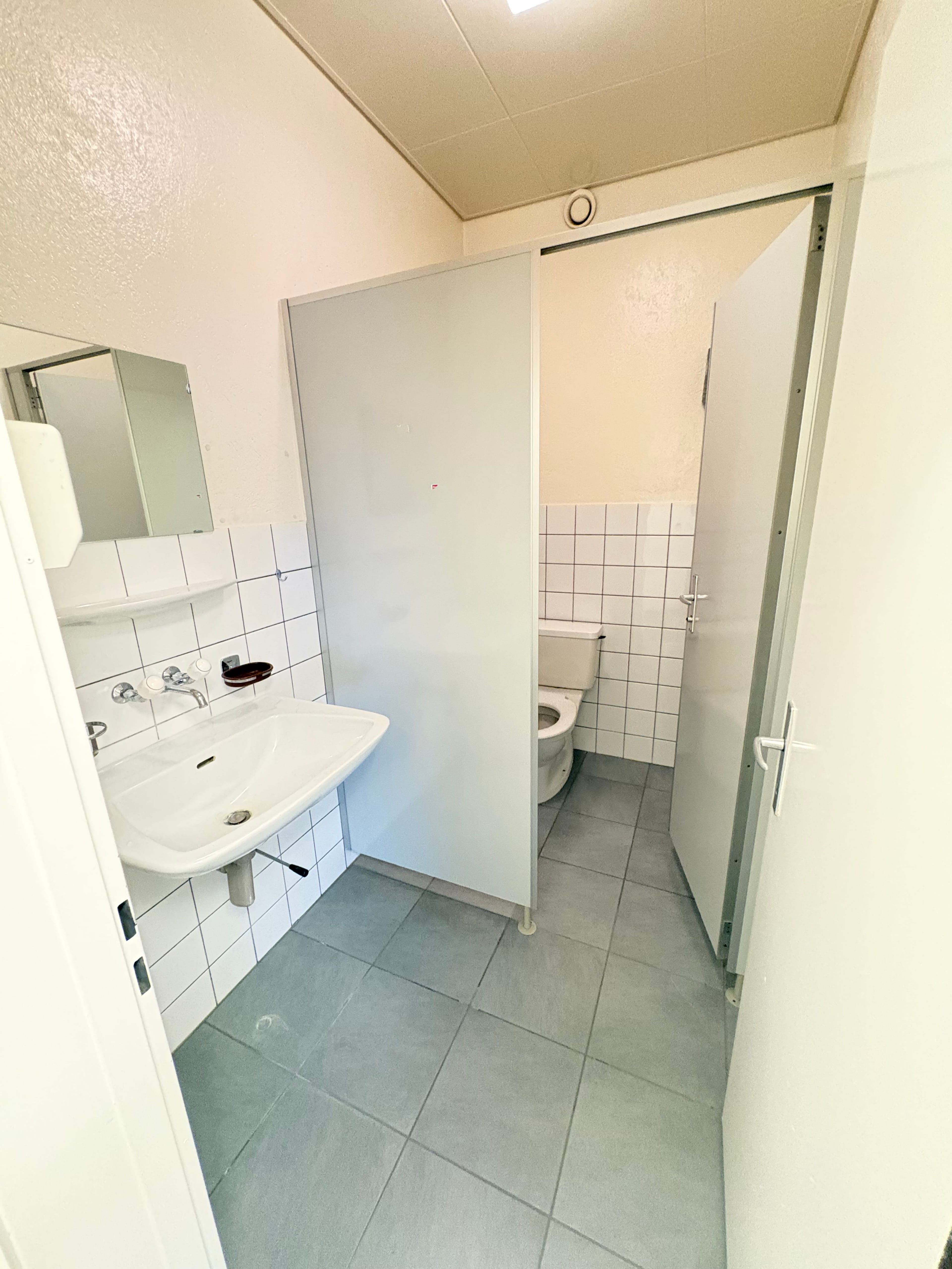 Bureaux/locaux 102-402 m², haute visibilité - La Chaux-de-Fonds - 23