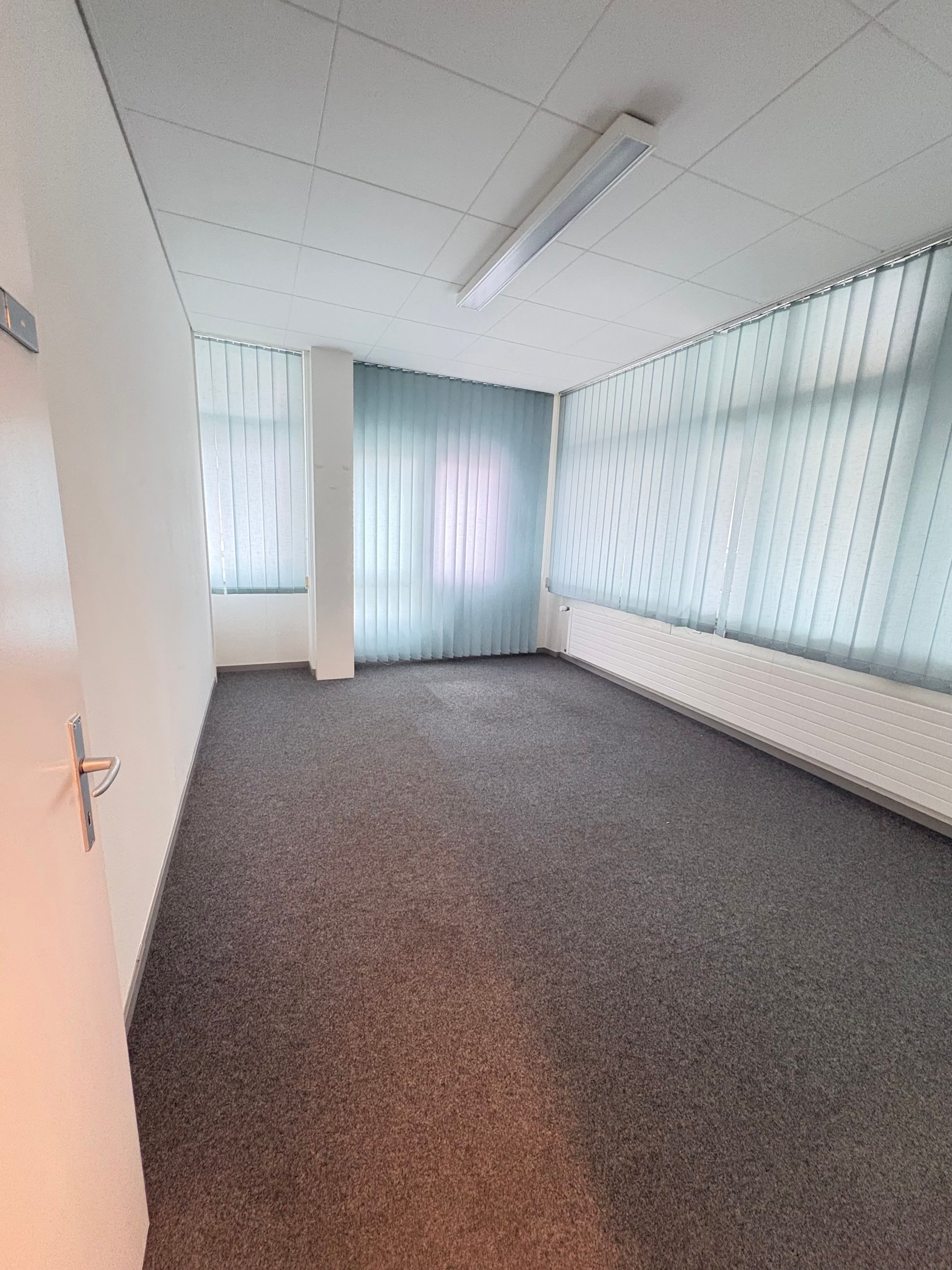 Bureaux/locaux 102-402 m², haute visibilité - La Chaux-de-Fonds - 21