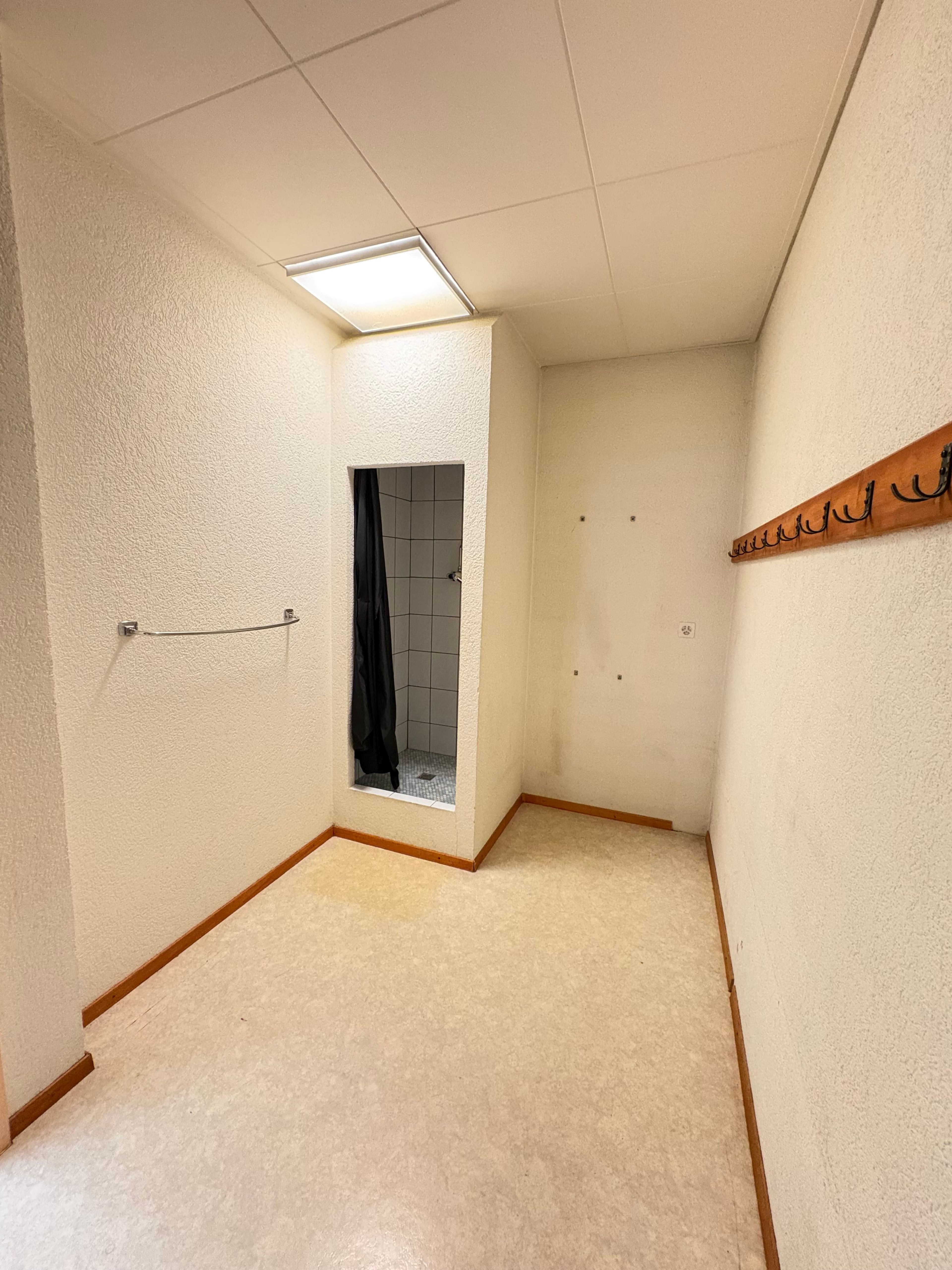 Bureaux/locaux 102-402 m², haute visibilité - La Chaux-de-Fonds - 10
