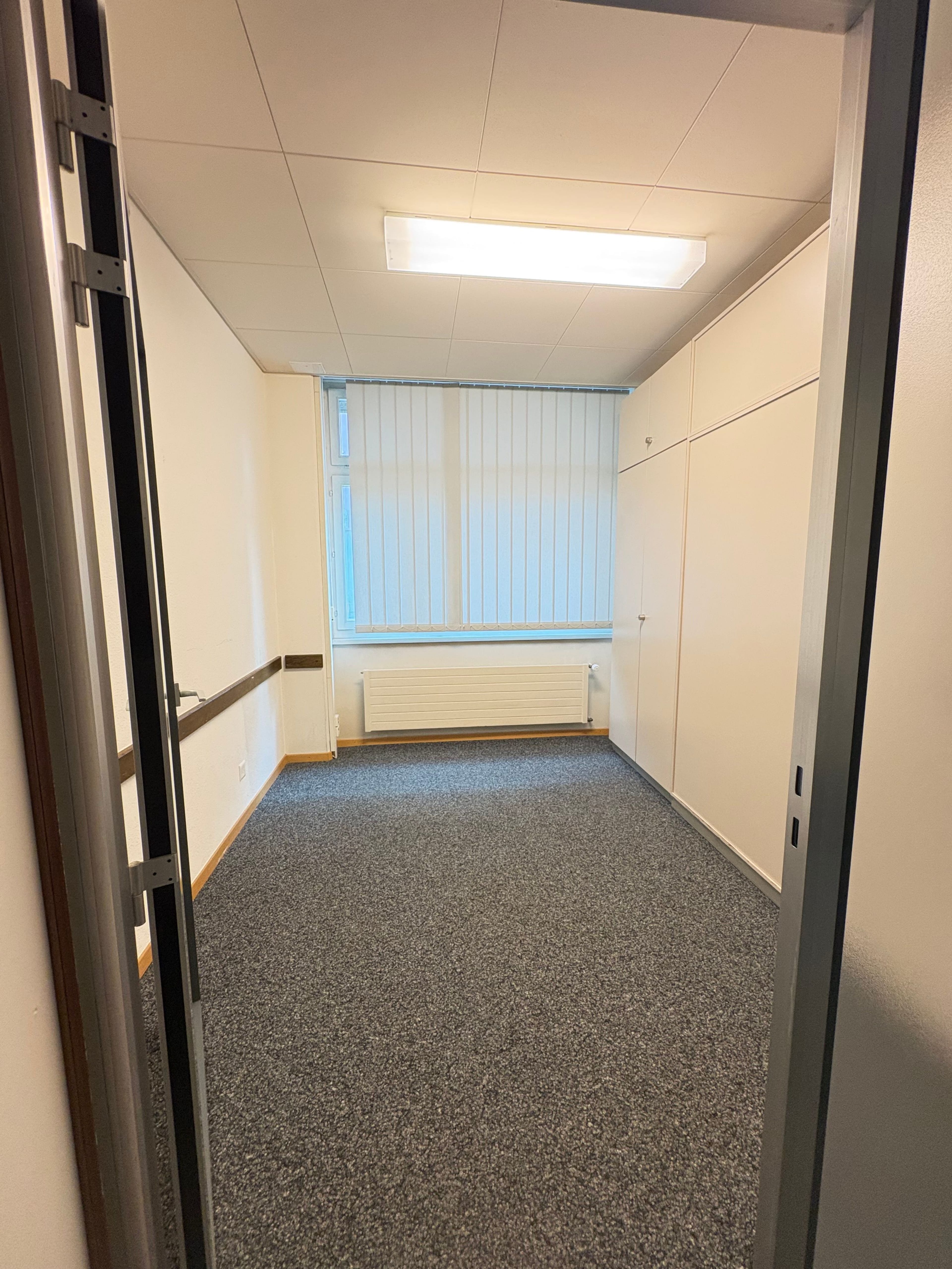 Bureaux/locaux 102-402 m², haute visibilité - La Chaux-de-Fonds - 18