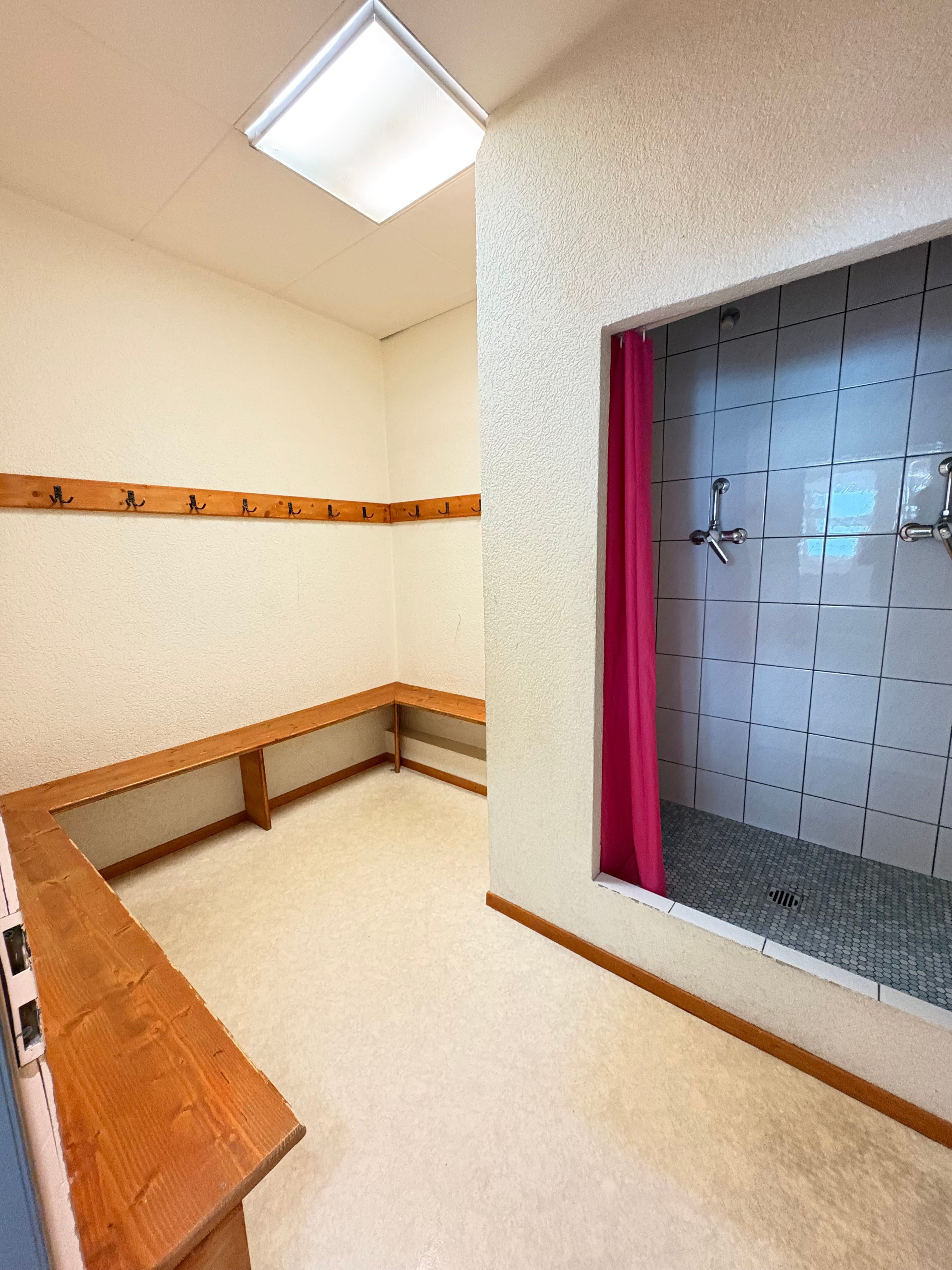 Bureaux/locaux 102-402 m², haute visibilité - La Chaux-de-Fonds - 9