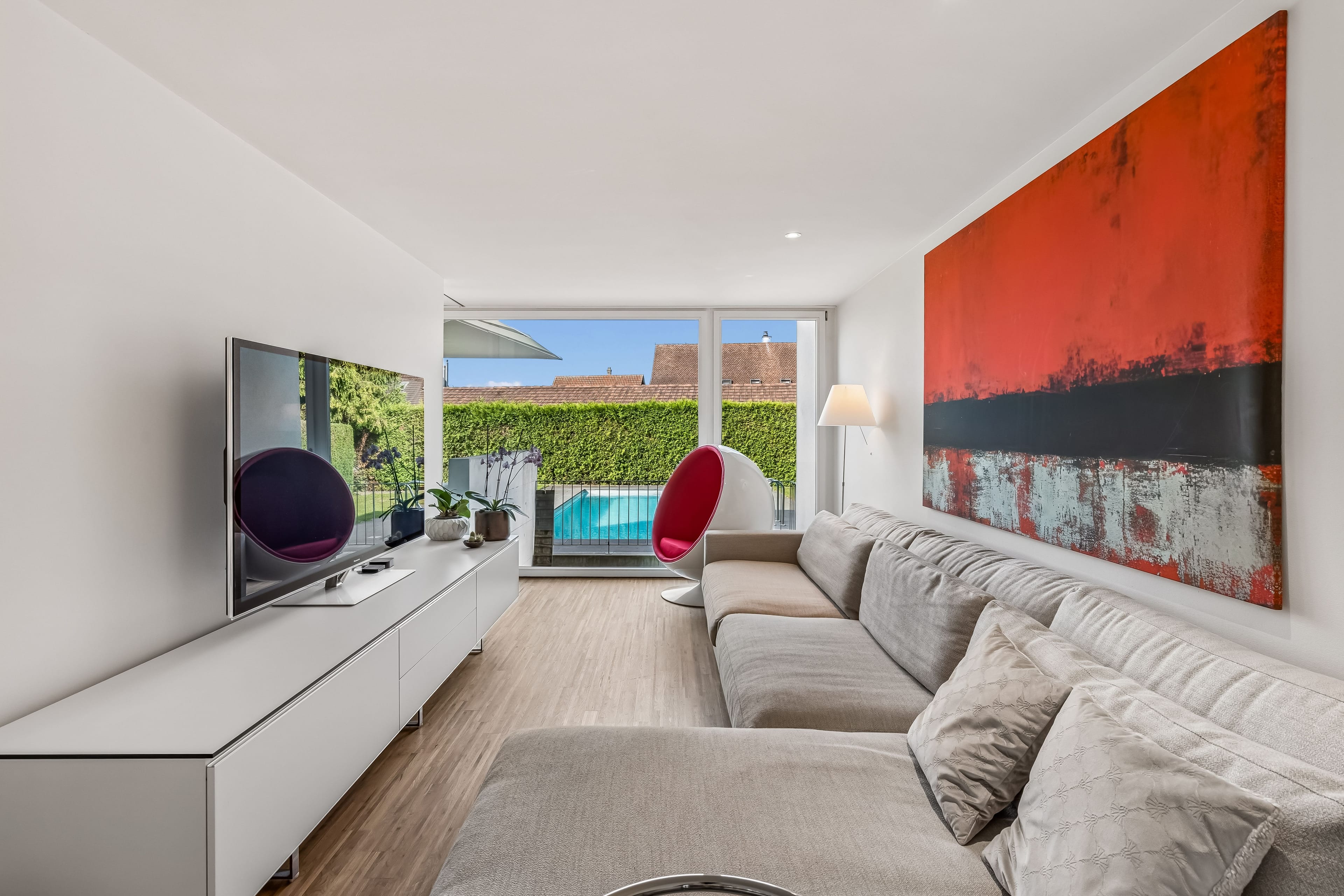 Wohnen wie im Ferienresort – Architektenhaus mit Pool und Garten - 9