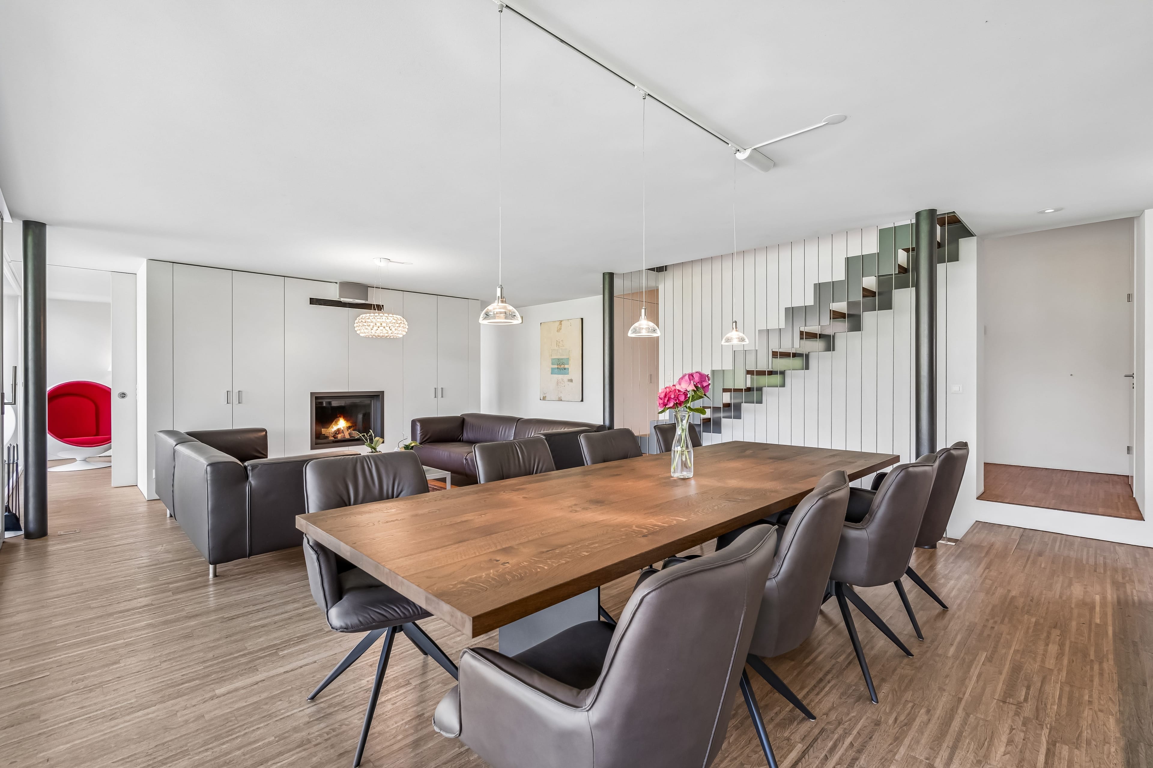 Wohnen wie im Ferienresort – Architektenhaus mit Pool und Garten - 6