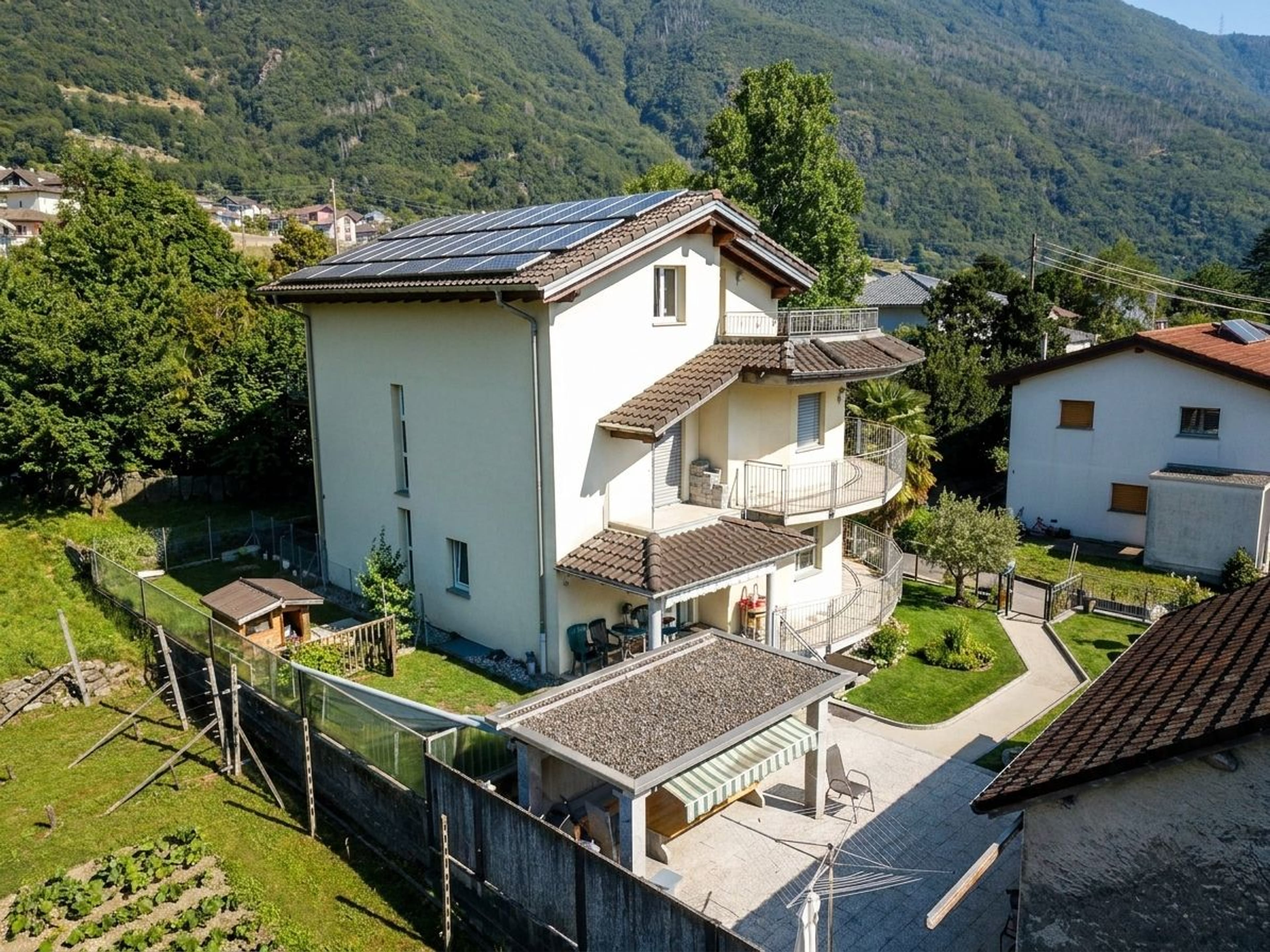 Casa unifamiliare 6.5 locali con terrazze e giardino a Claro - 2