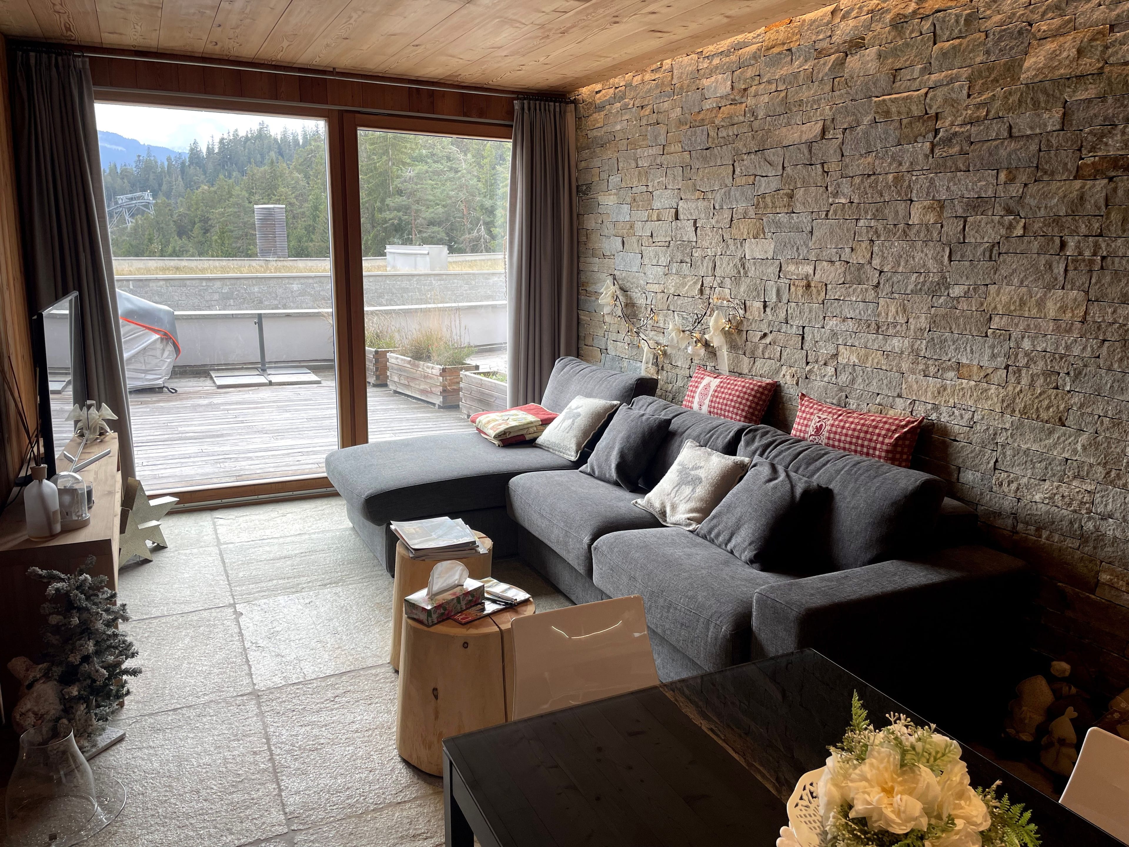 3.5-Zi. Designwohnung mit grosser Terrasse in Laax kaufen - 1