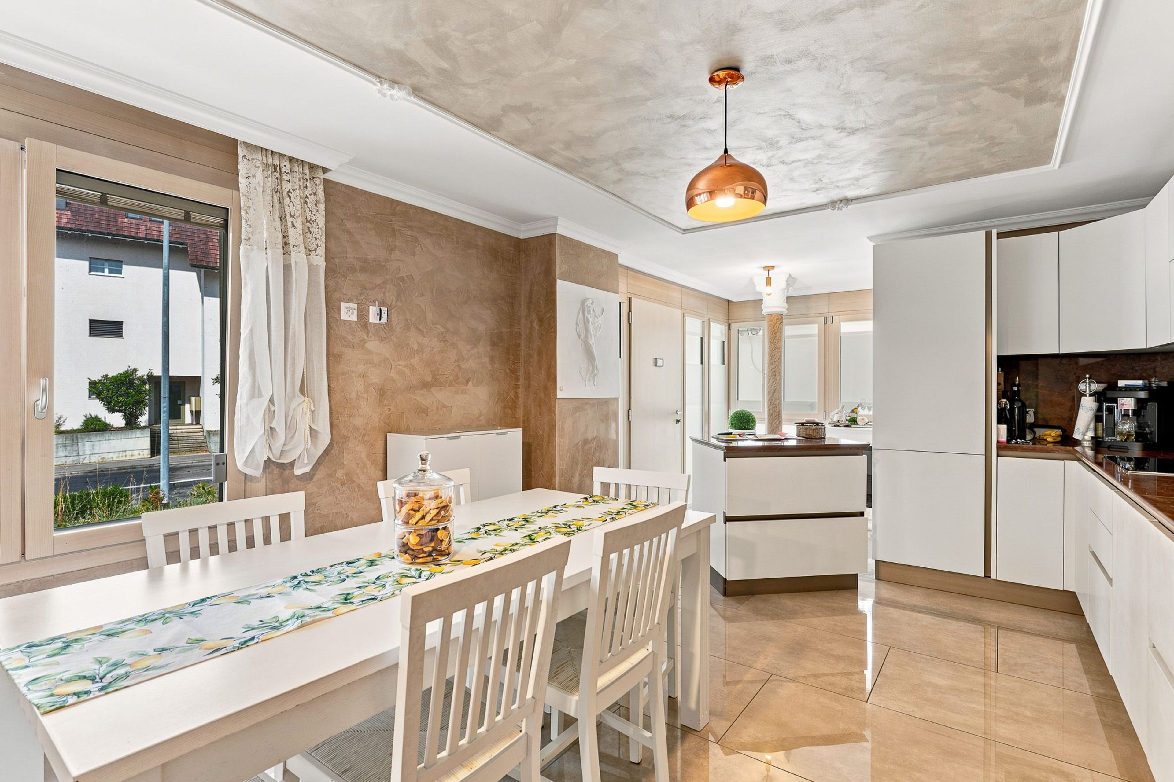 6-Zimmer-Doppeleinfamilienhaus mit 2 Einheiten in Auw kaufen - 4