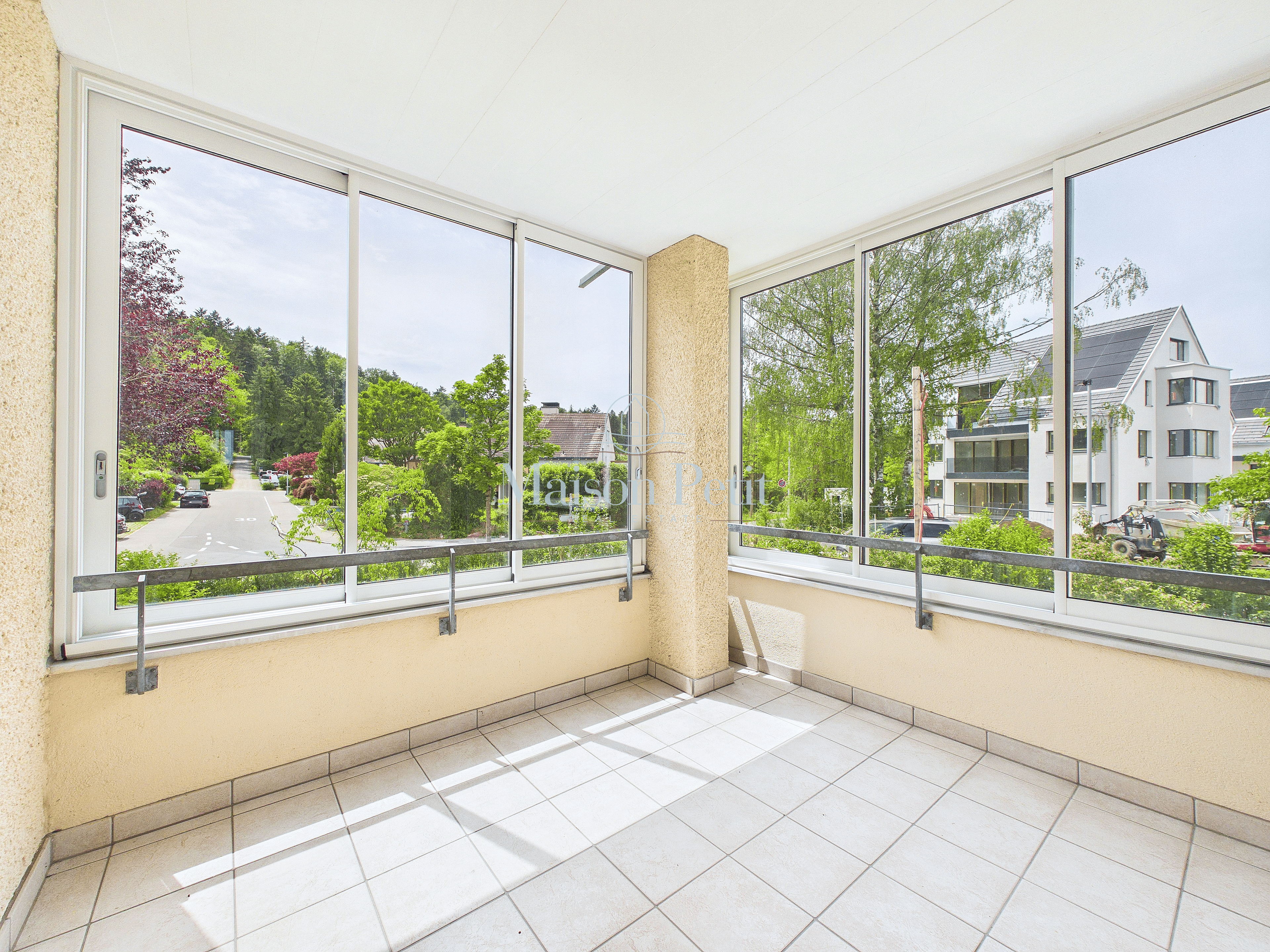 3,5 Zimmer Wohnung - klein im Auftritt, gross im Charakter - Bild 4