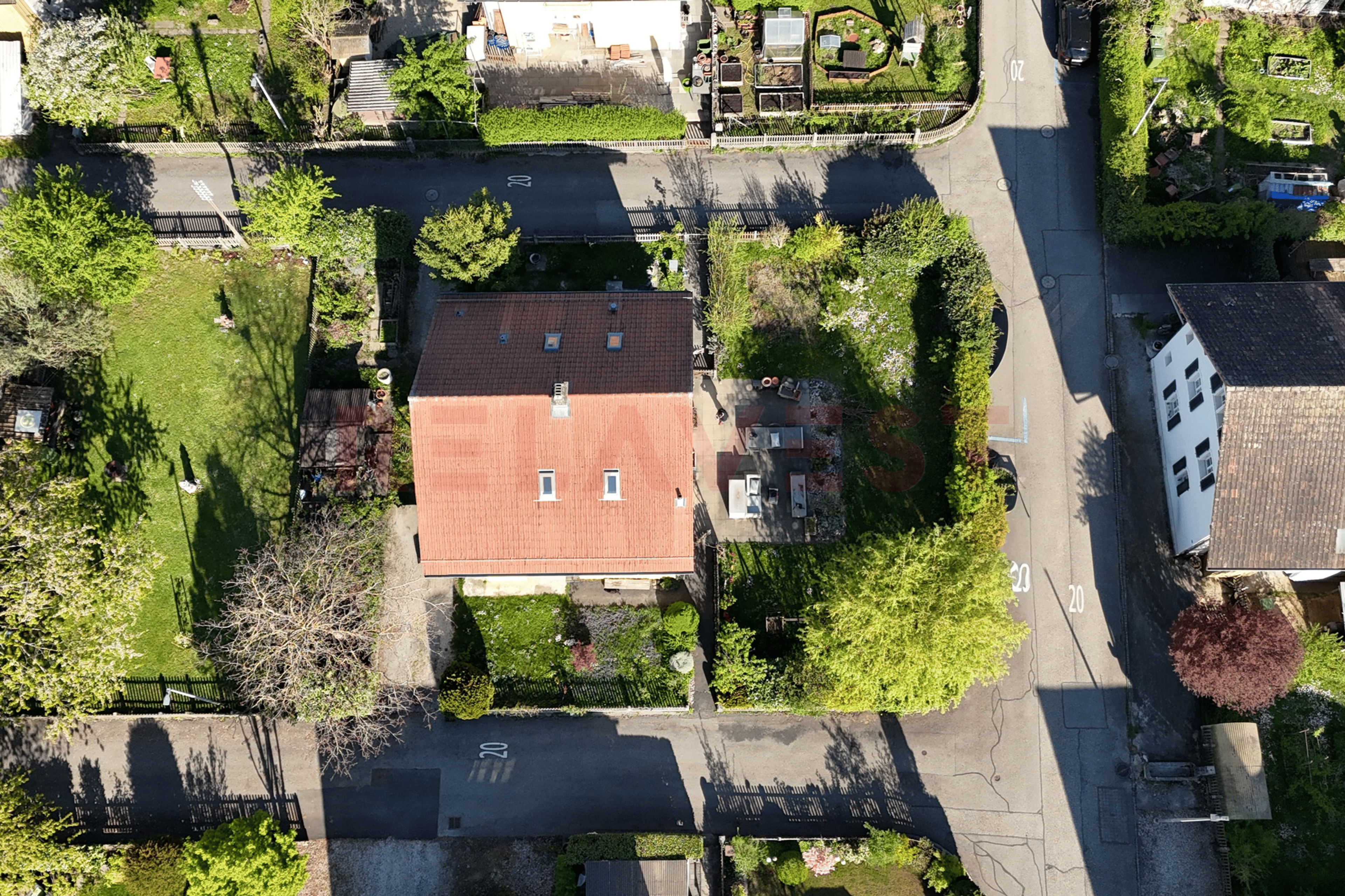 Derendingen: 2-Familienhaus mit grossem Garten, 9.5 Zimmer - 4