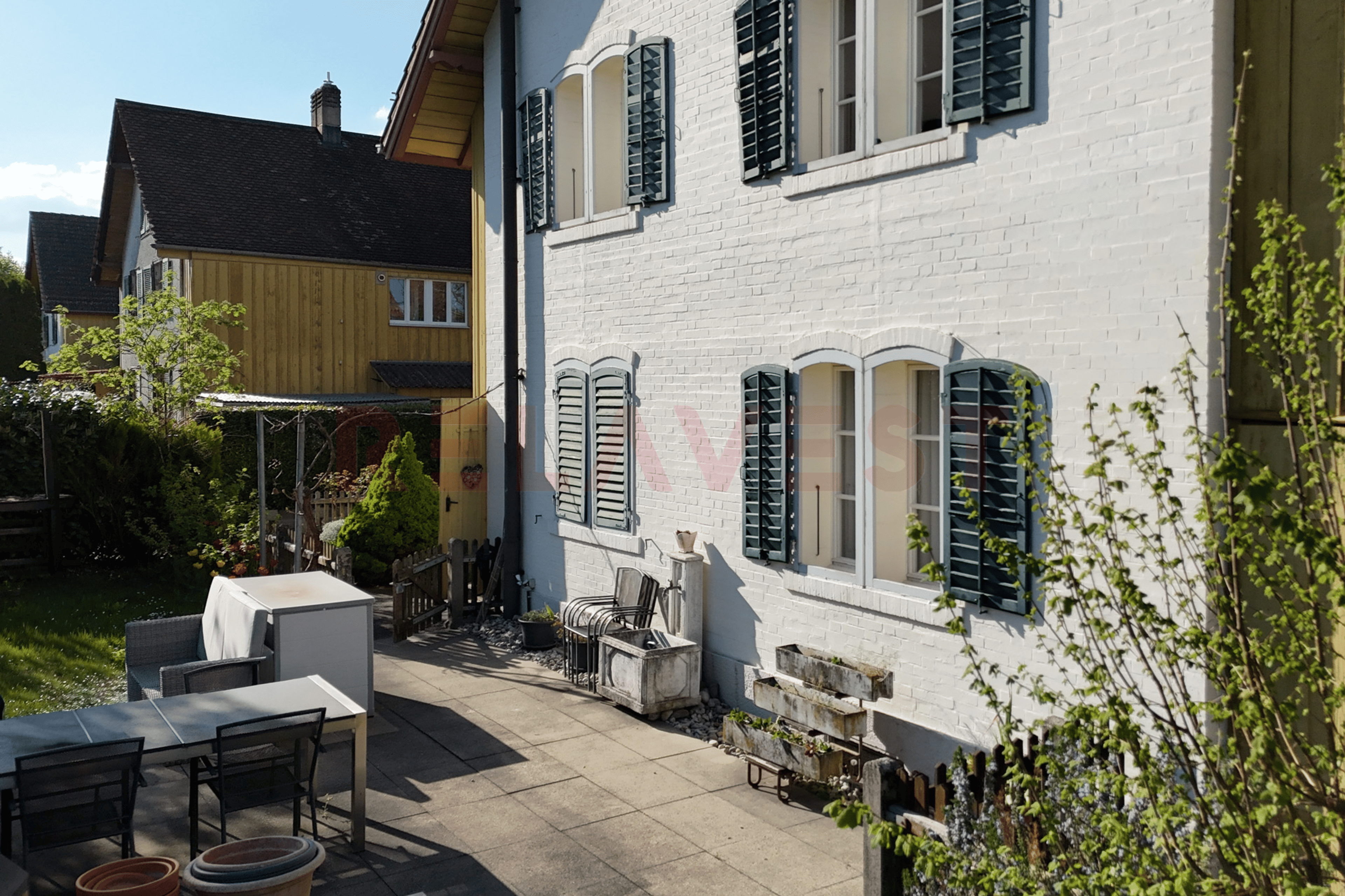 Derendingen: 2-Familienhaus mit grossem Garten, 9.5 Zimmer - 5